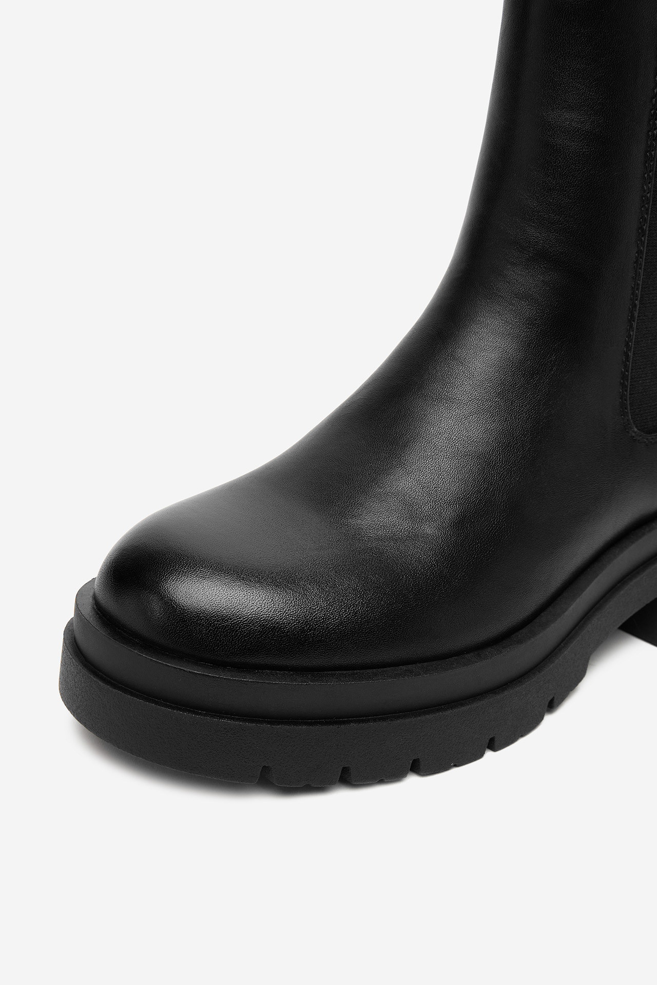 Kotníková obuv s elastickým prvkem Černá