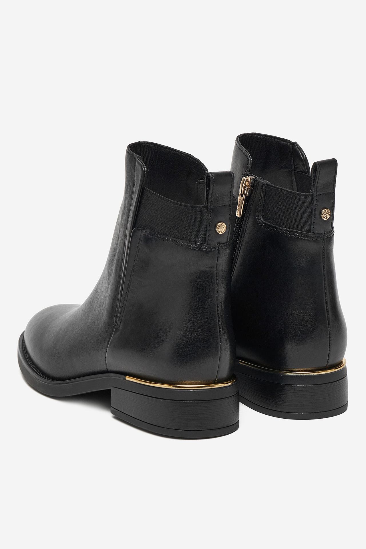 Polokozačky Černá