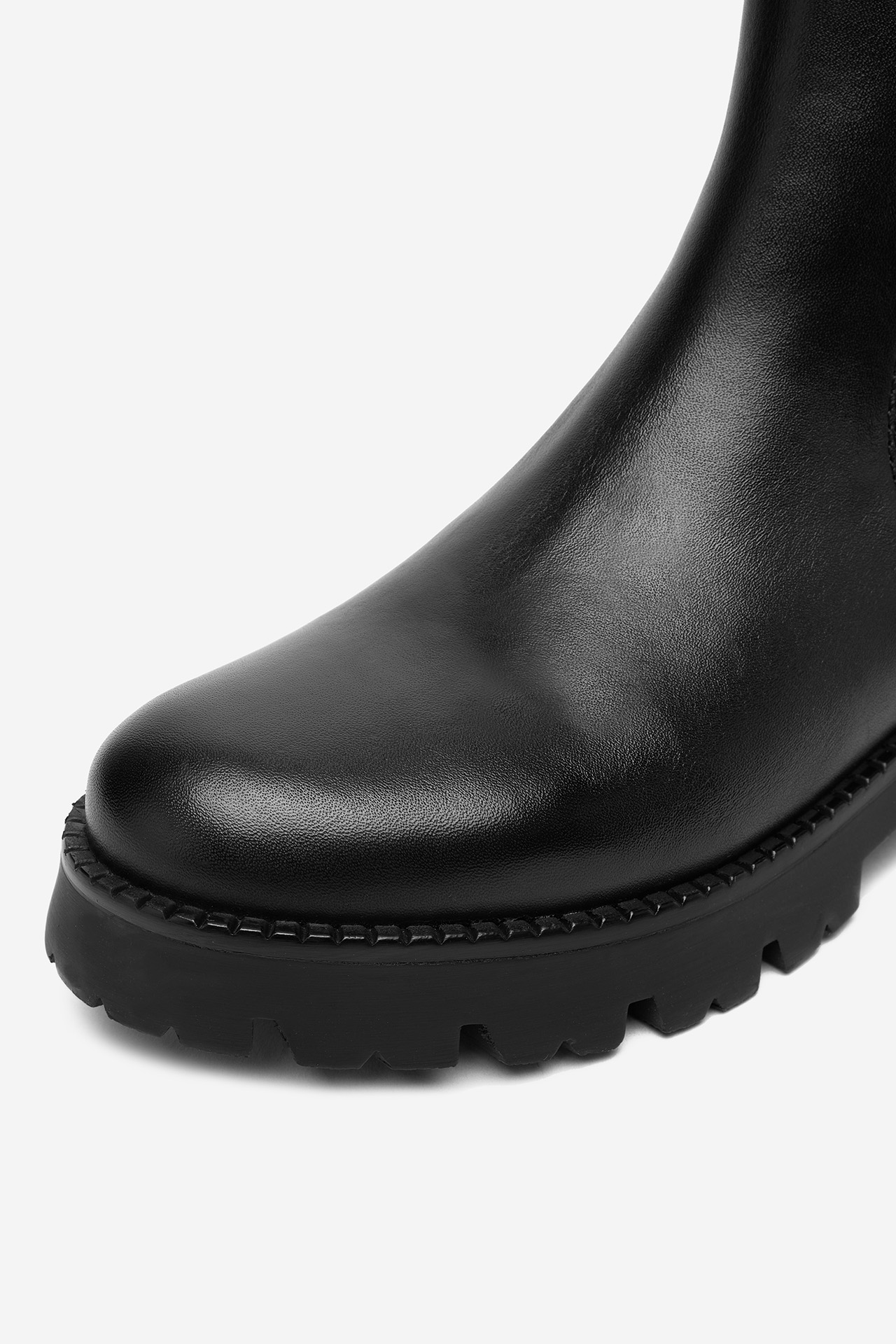 Gležnjarji chelsea Črna