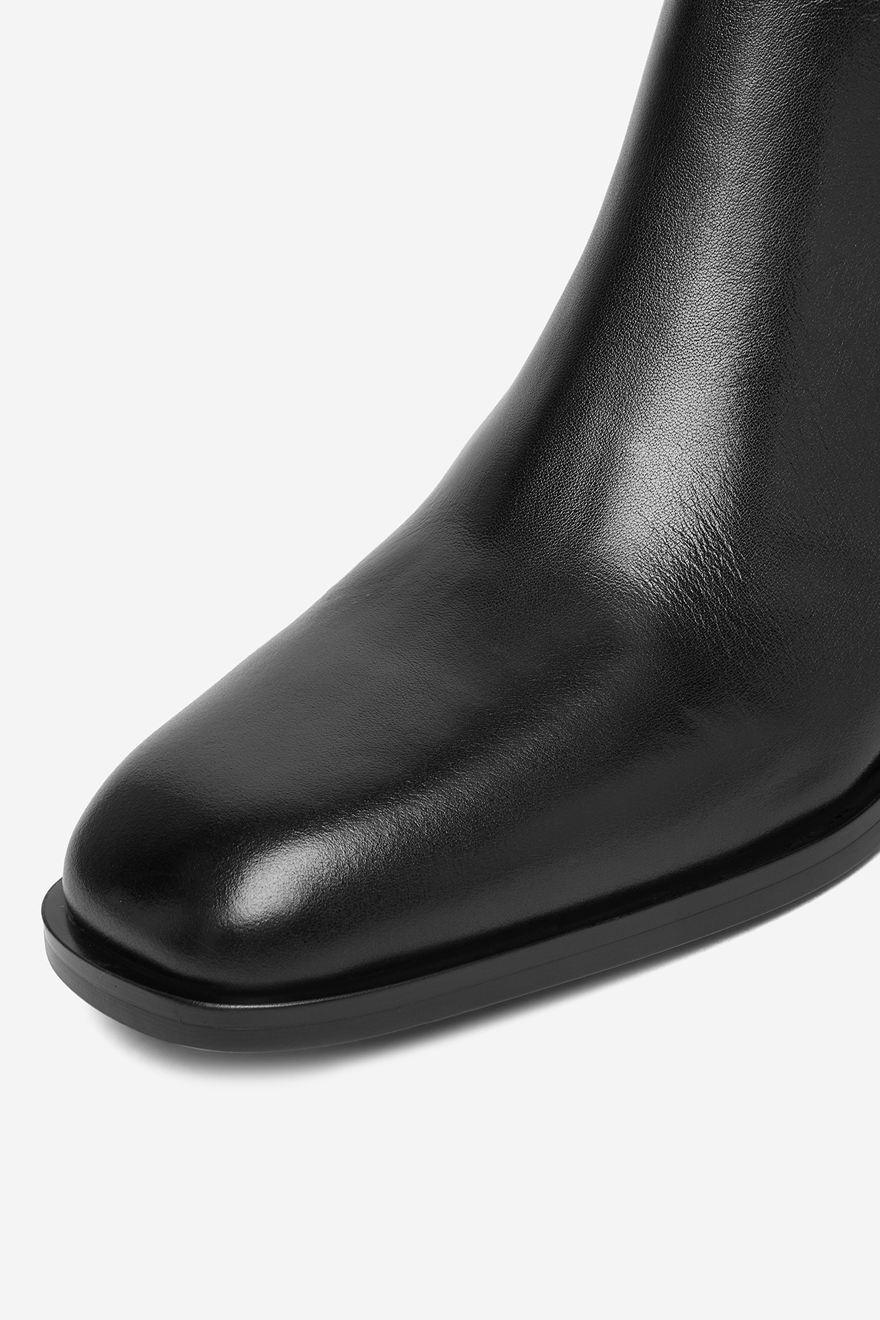 Kotníková obuv s elastickým prvkem Černá