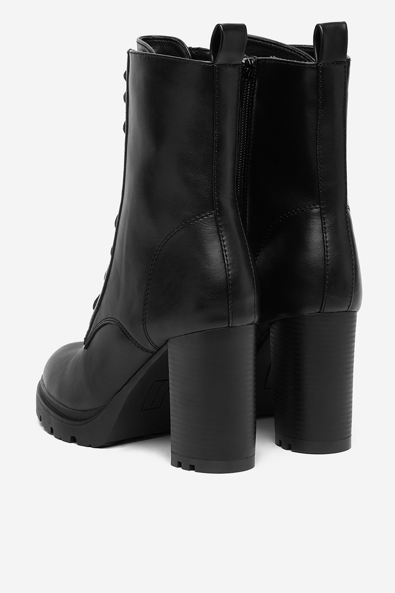 Kotníková obuv Černá