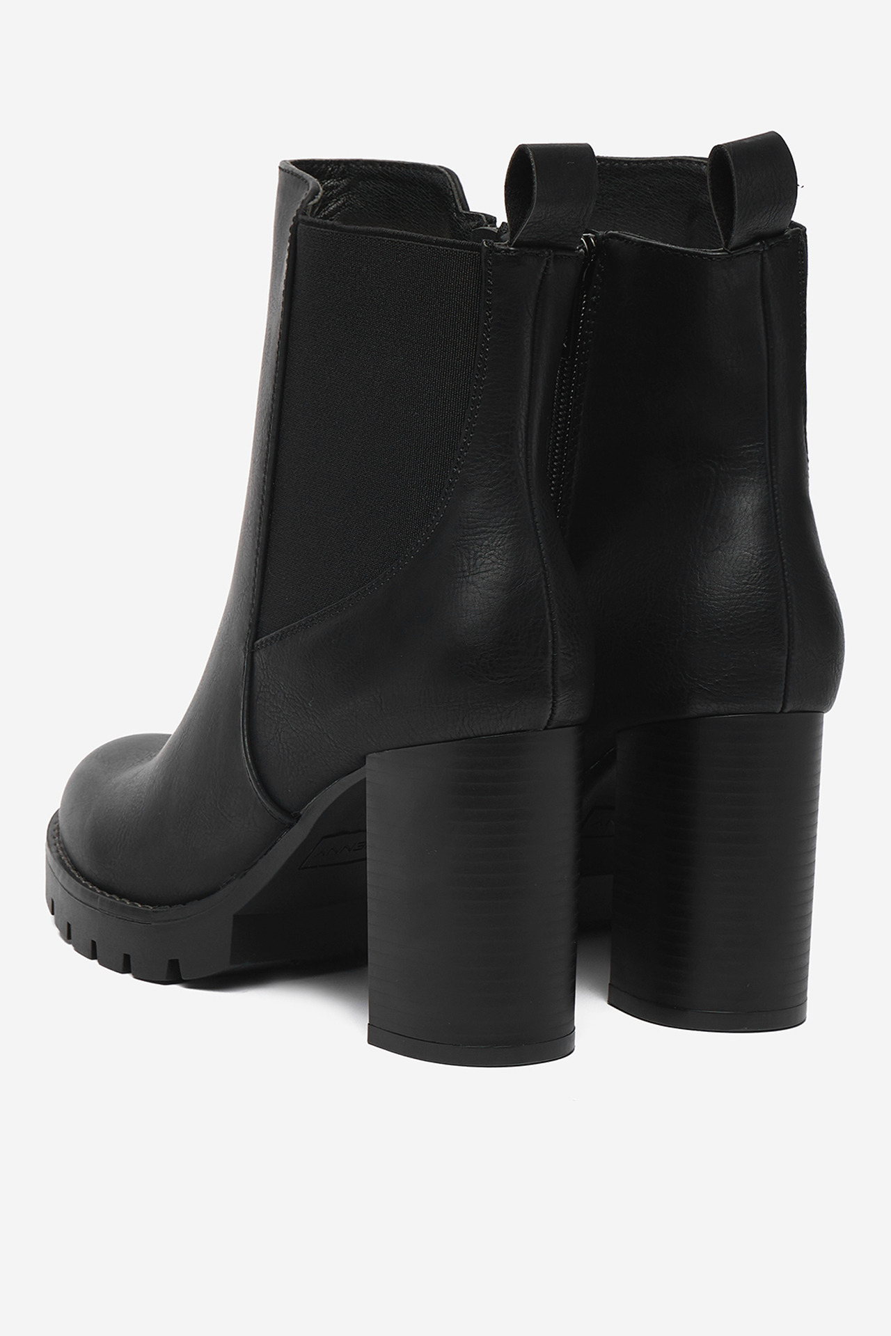 Polokozačky Černá