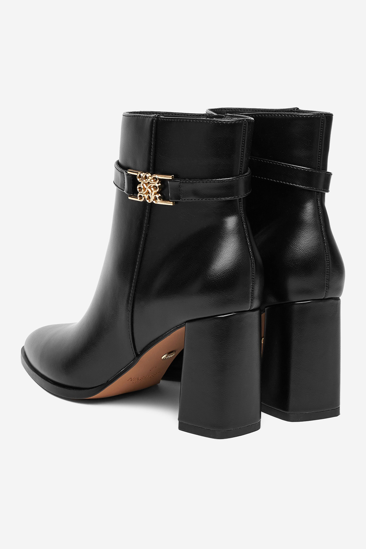 Polokozačky Černá