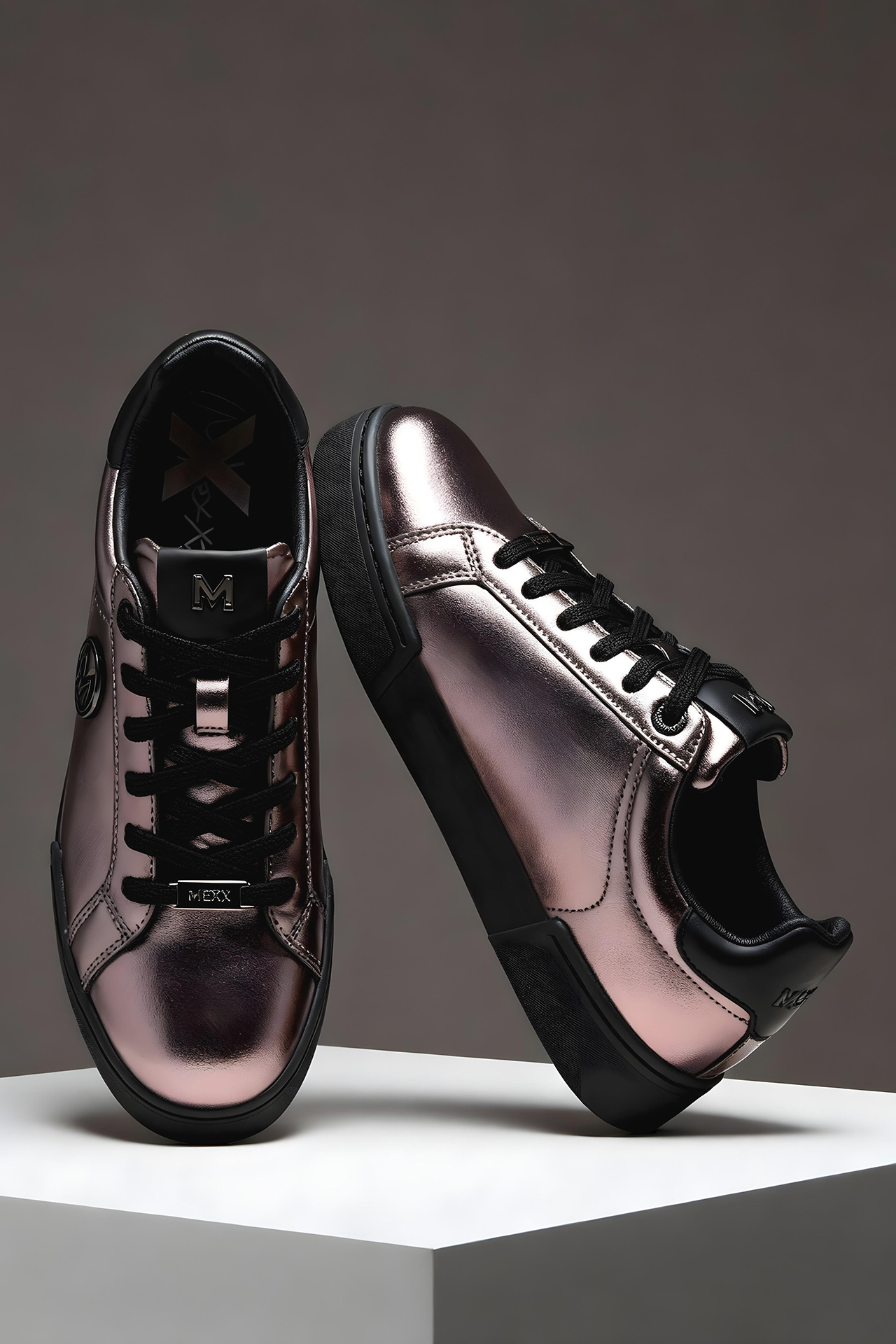 Sneakersy Stříbrná