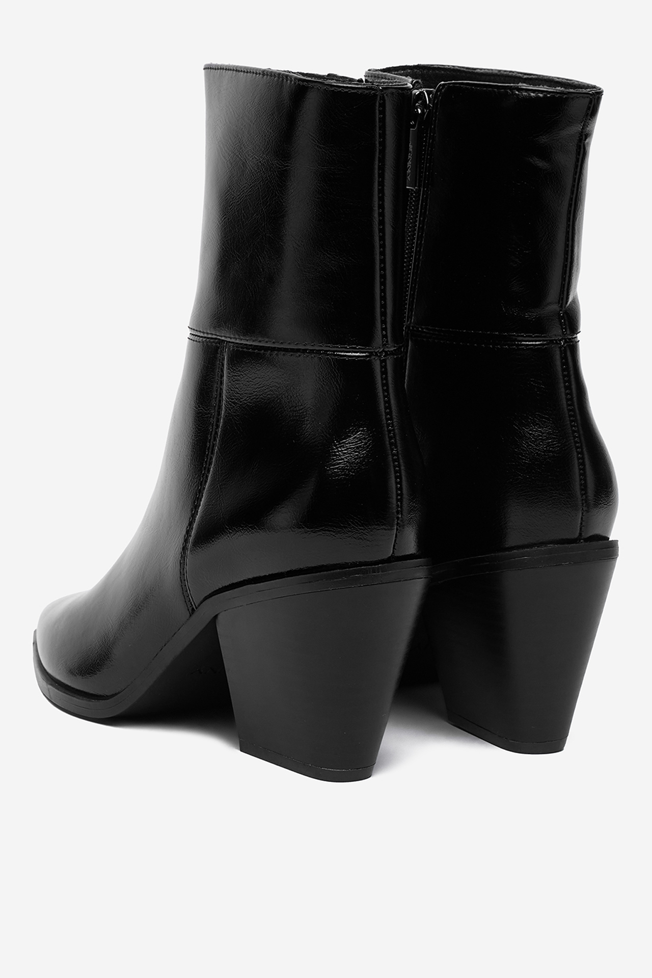 Polokozačky Černá