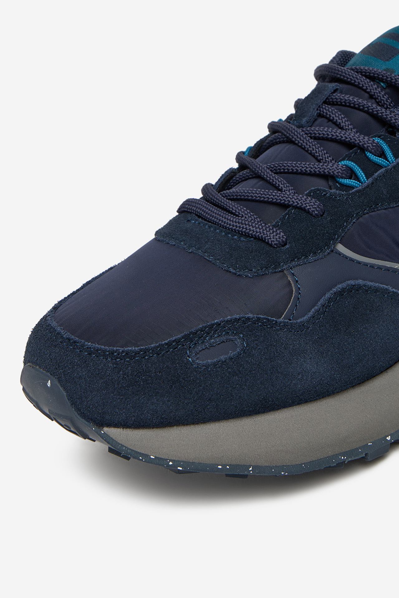 Sneakersy Tmavomodrá