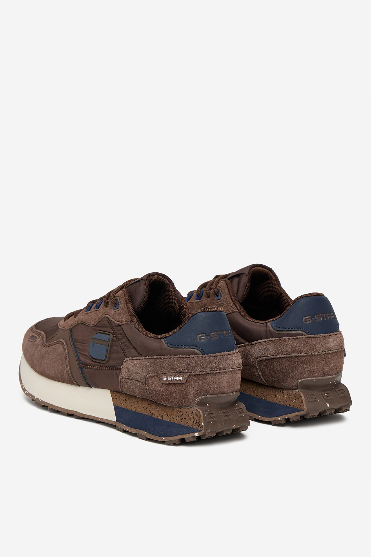 Sneakersy Tmavě hnědá