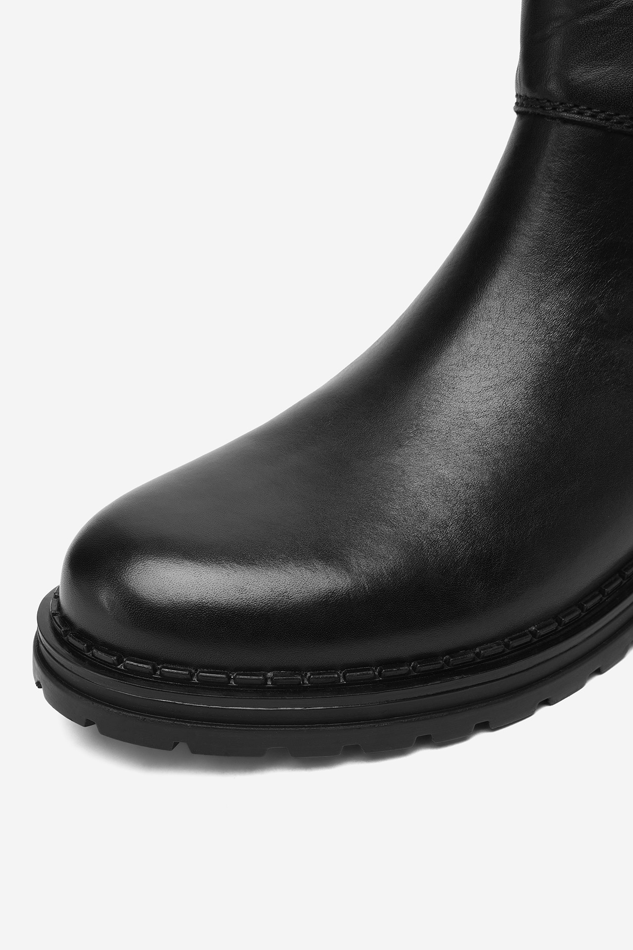 Kotníková obuv s elastickým prvkem Černá