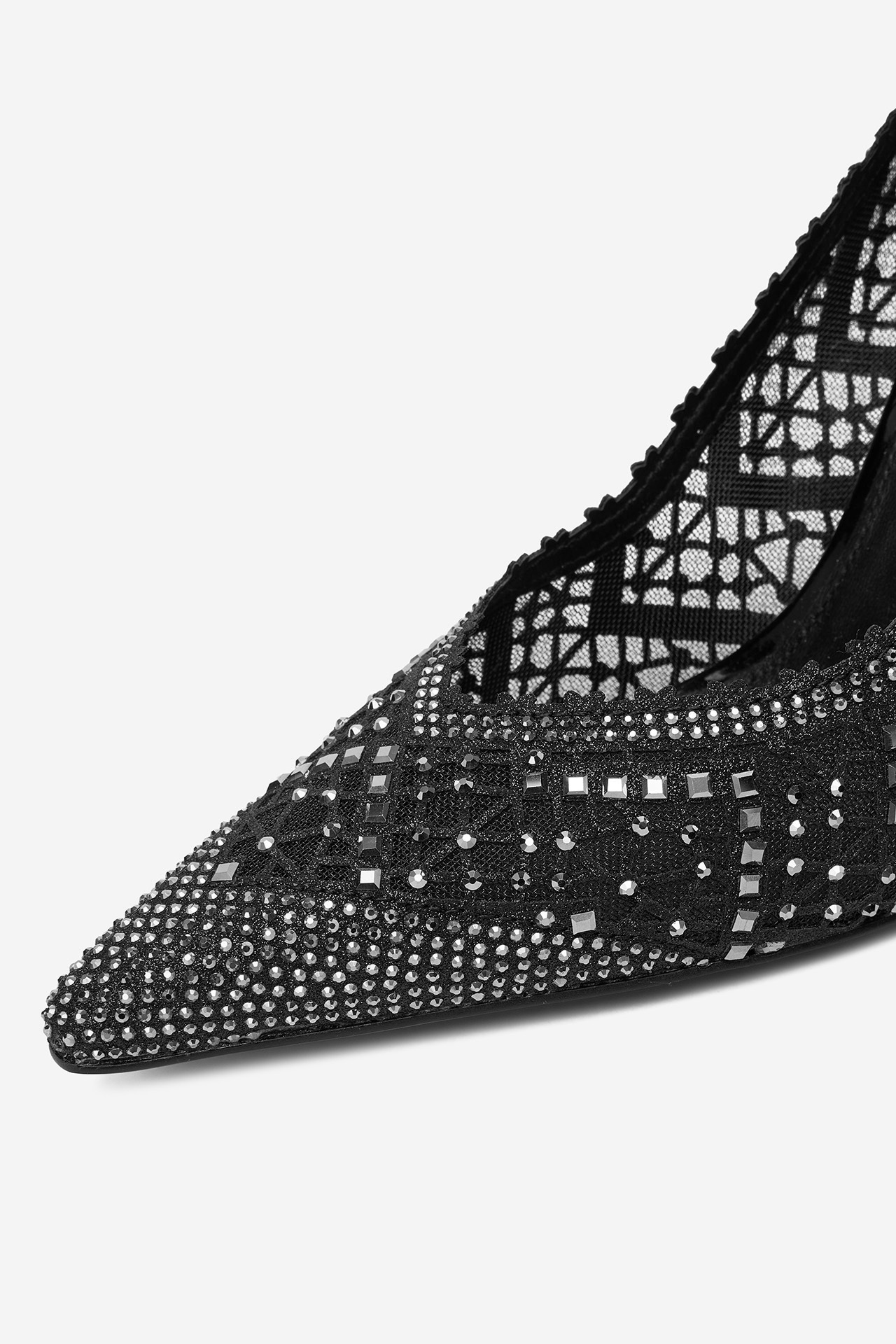 Обувки на ток Черен