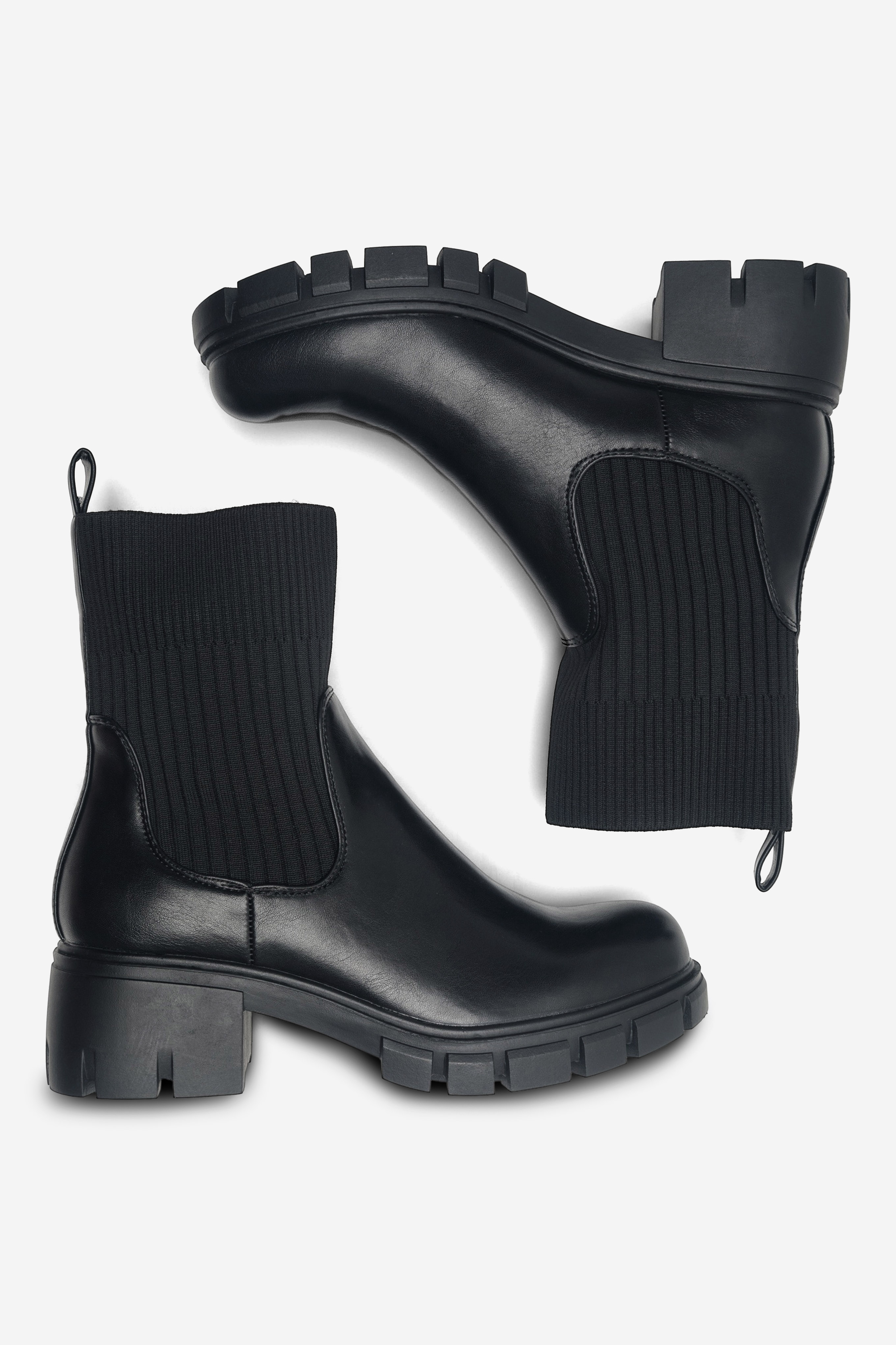 Gležnjače s vezicama Crno