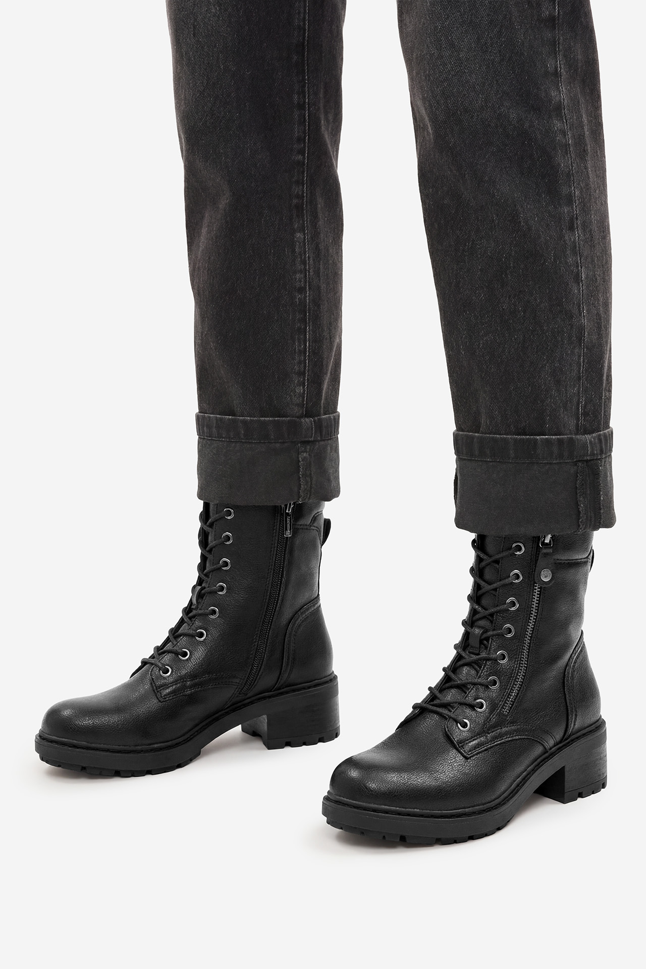 Kotníková obuv Černá