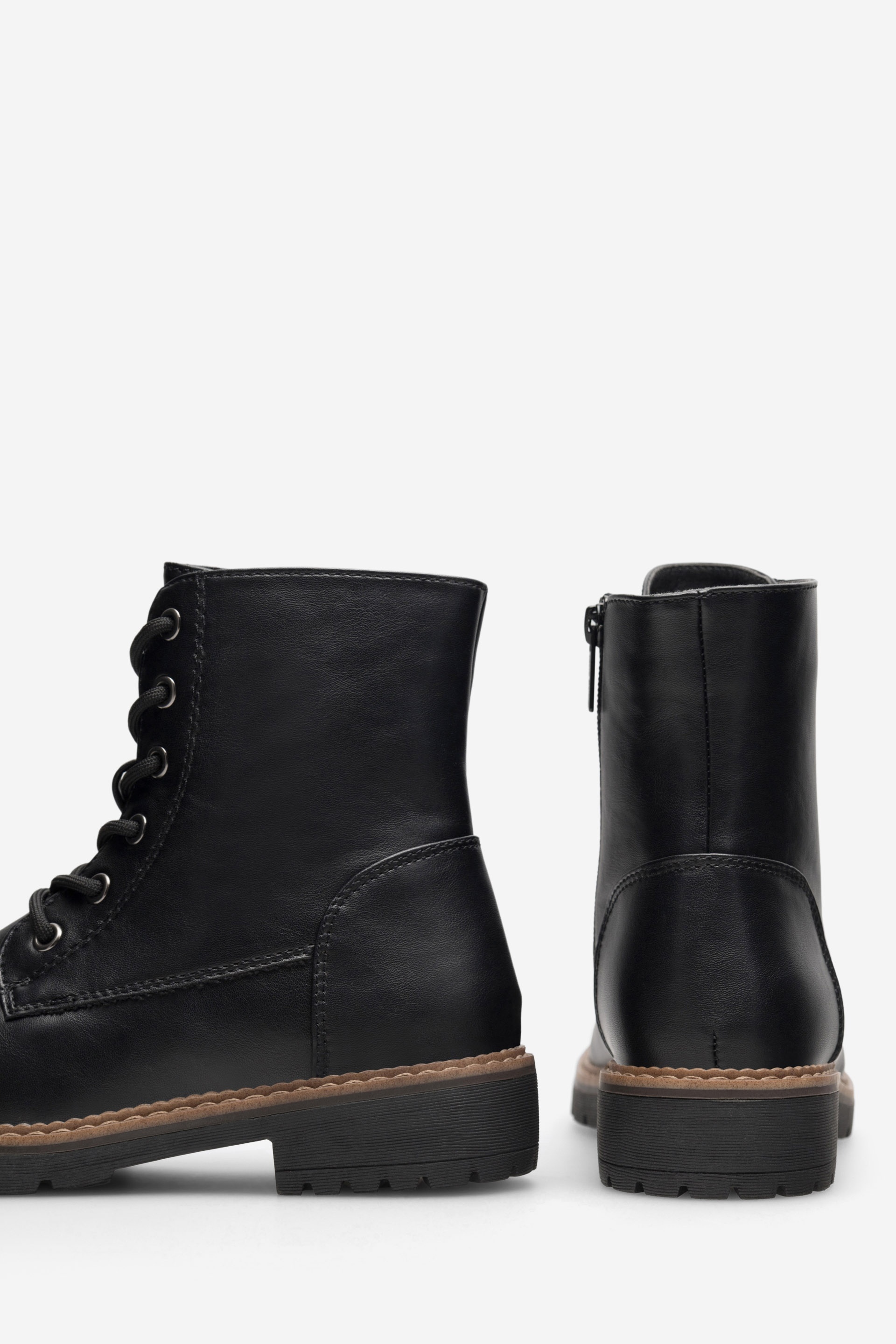 Kotníková obuv Černá