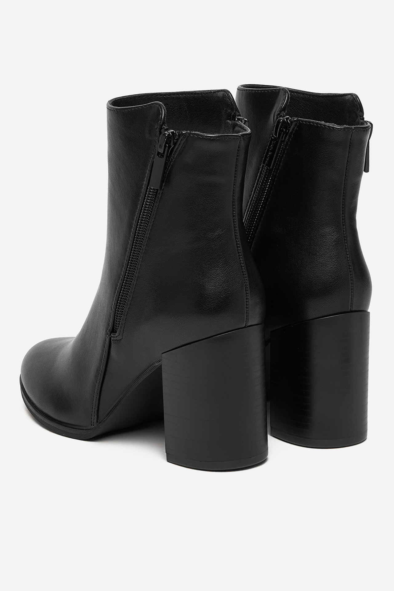 Polokozačky Černá