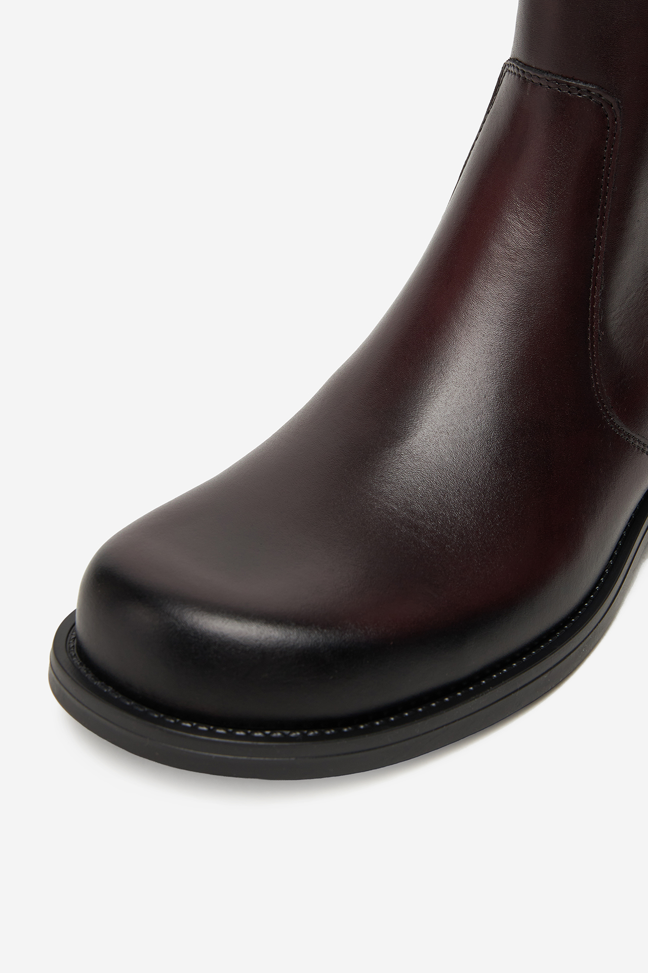 Kotníková obuv s elastickým prvkem Vínový