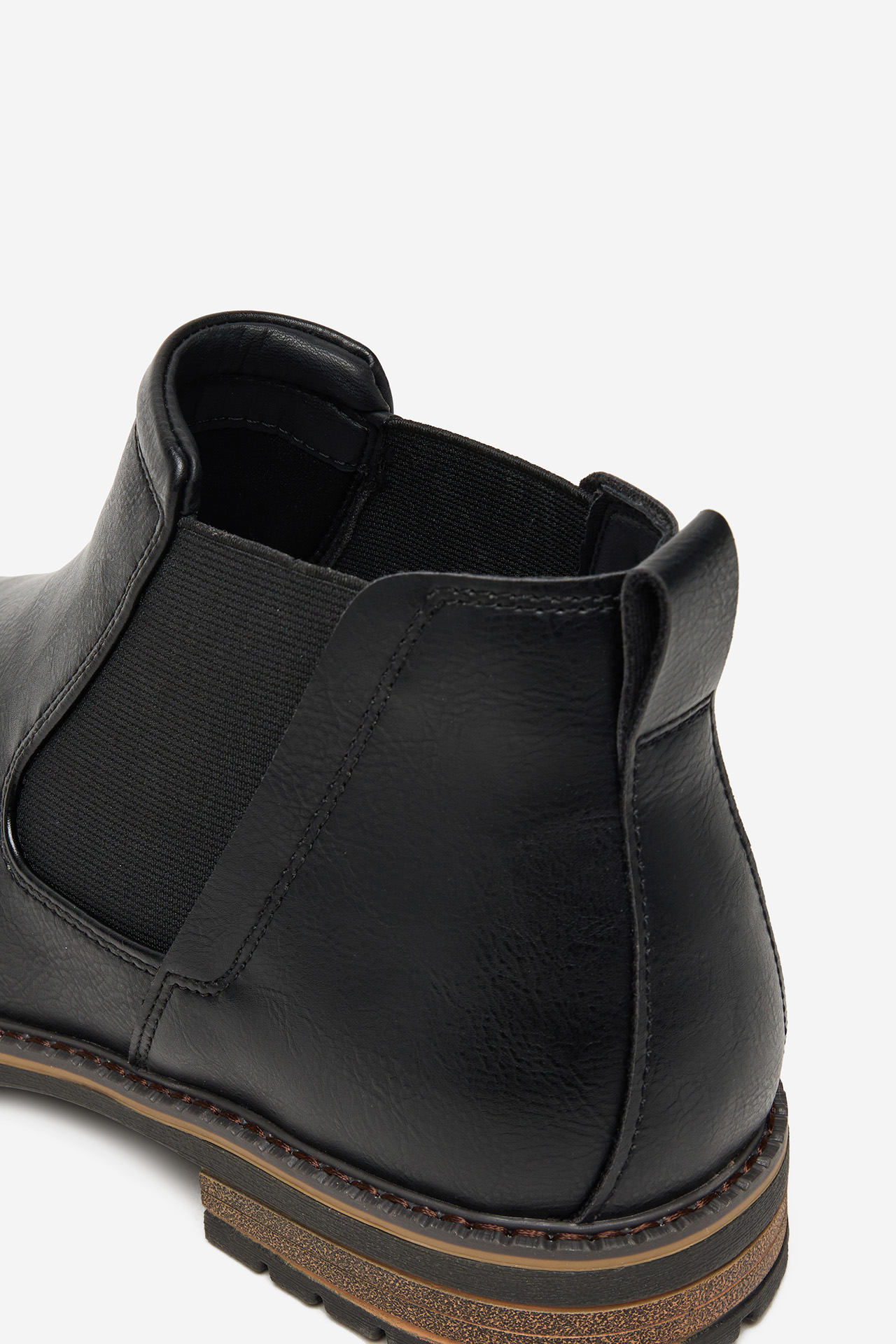 Kotníková obuv s elastickým prvkem Černá