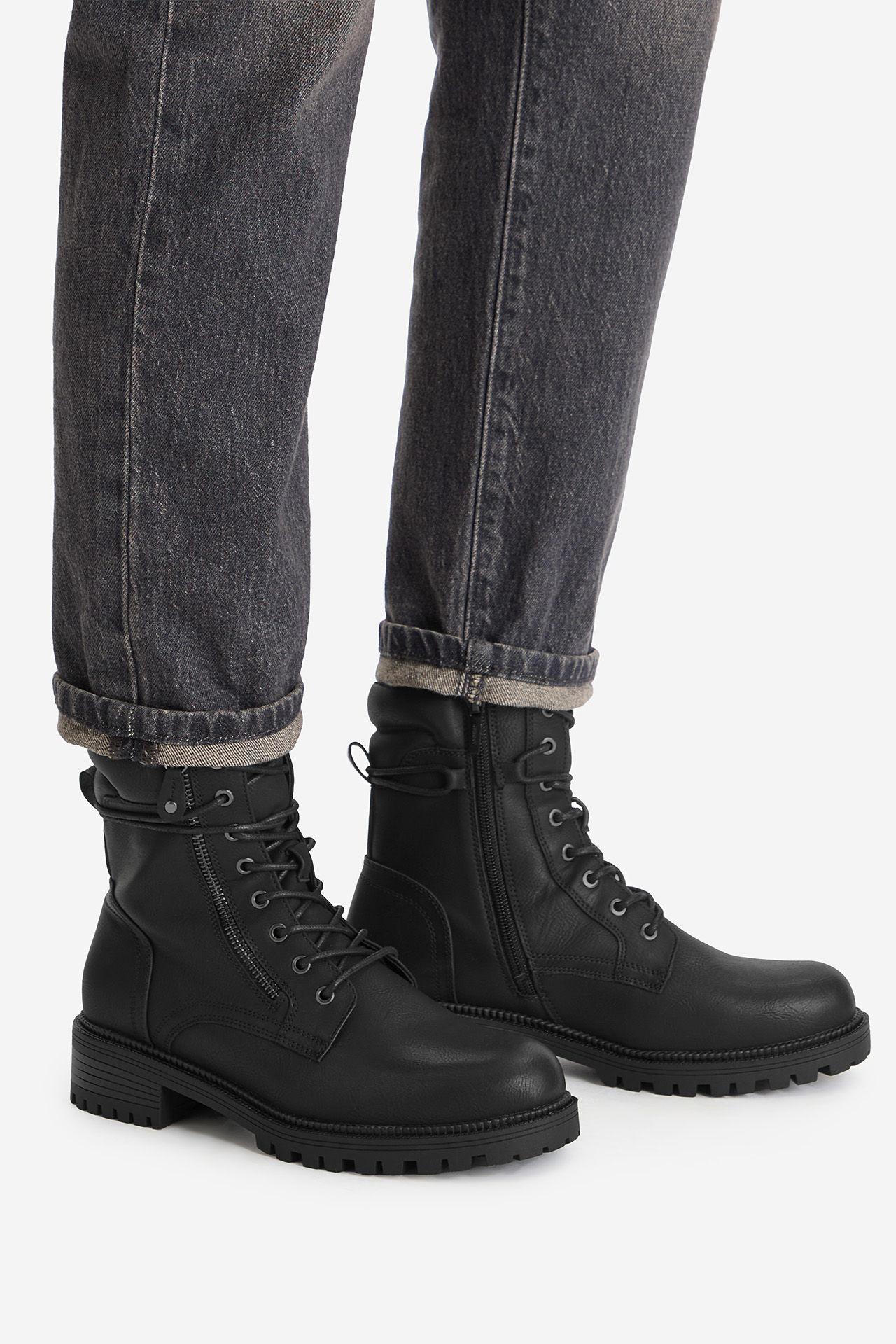 Šnurovacie topánky Čierna