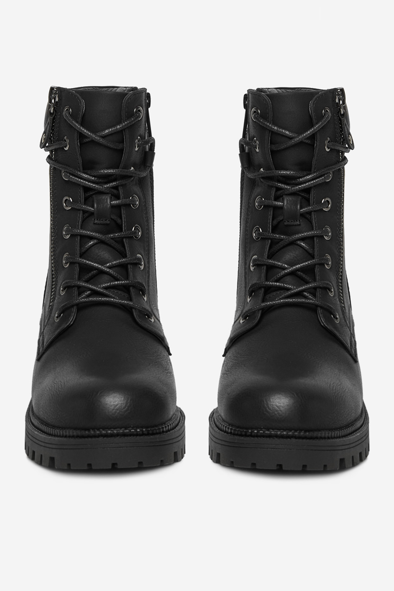 Šnurovacie topánky Čierna