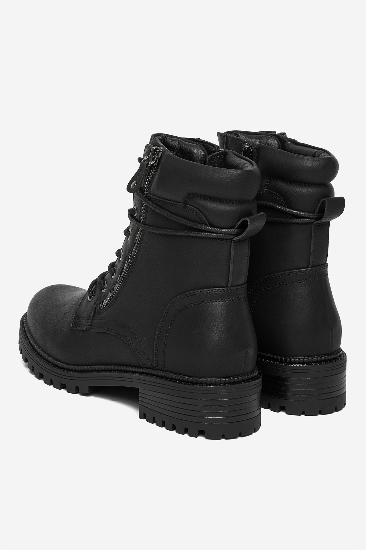 Šnurovacie topánky Čierna