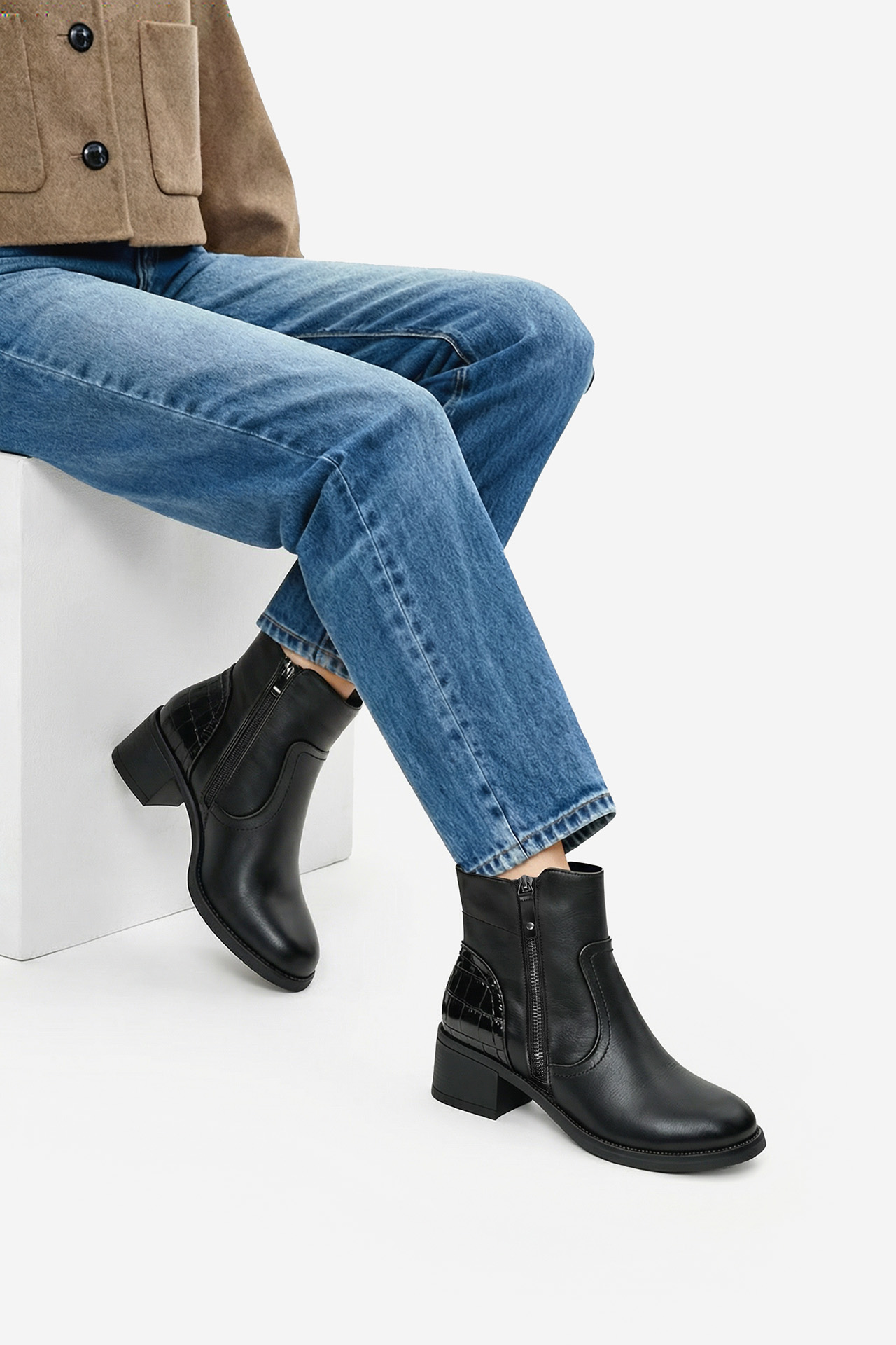 Polokozačky Černá