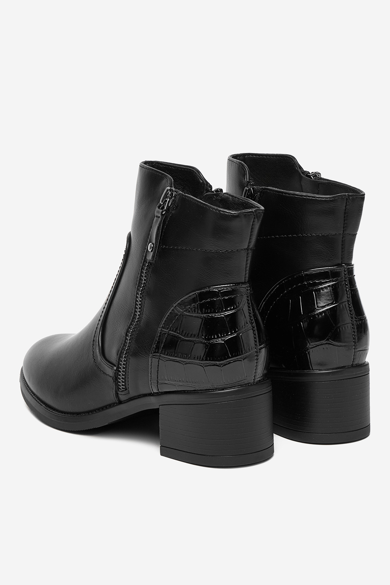 Polokozačky Černá