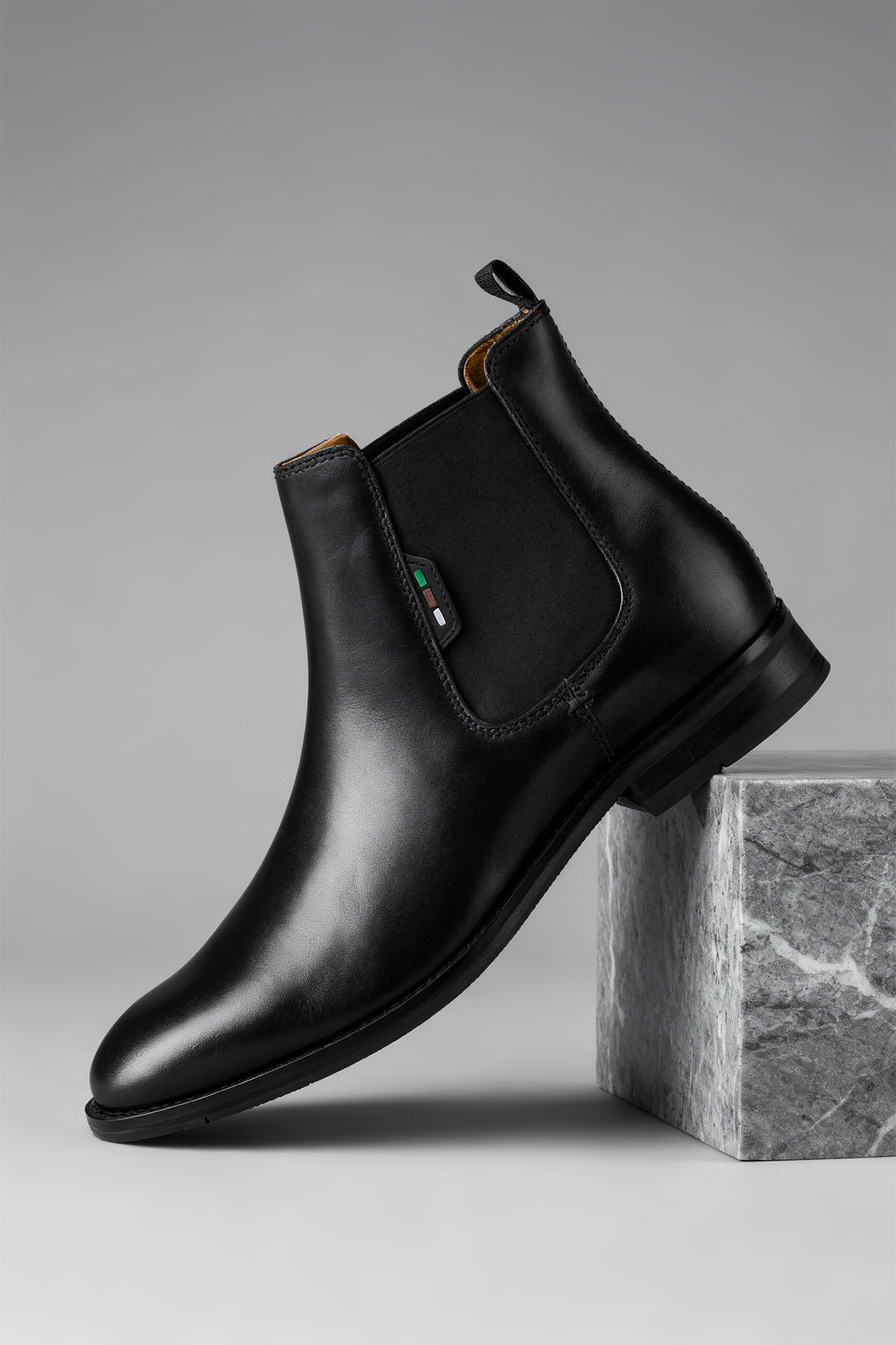 Kotníková obuv s elastickým prvkem Černá