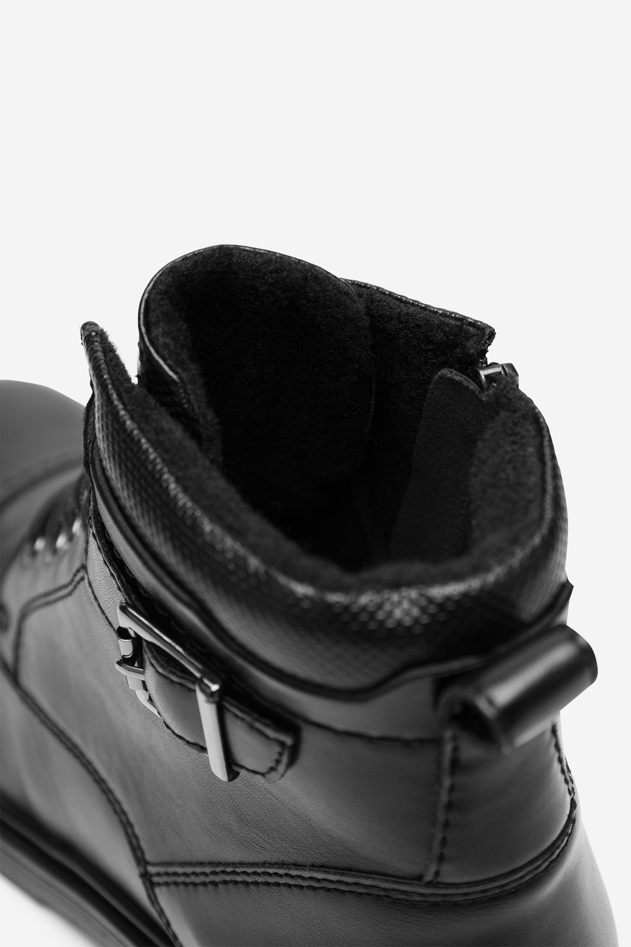 Gležnjarji z vezalkami Črna