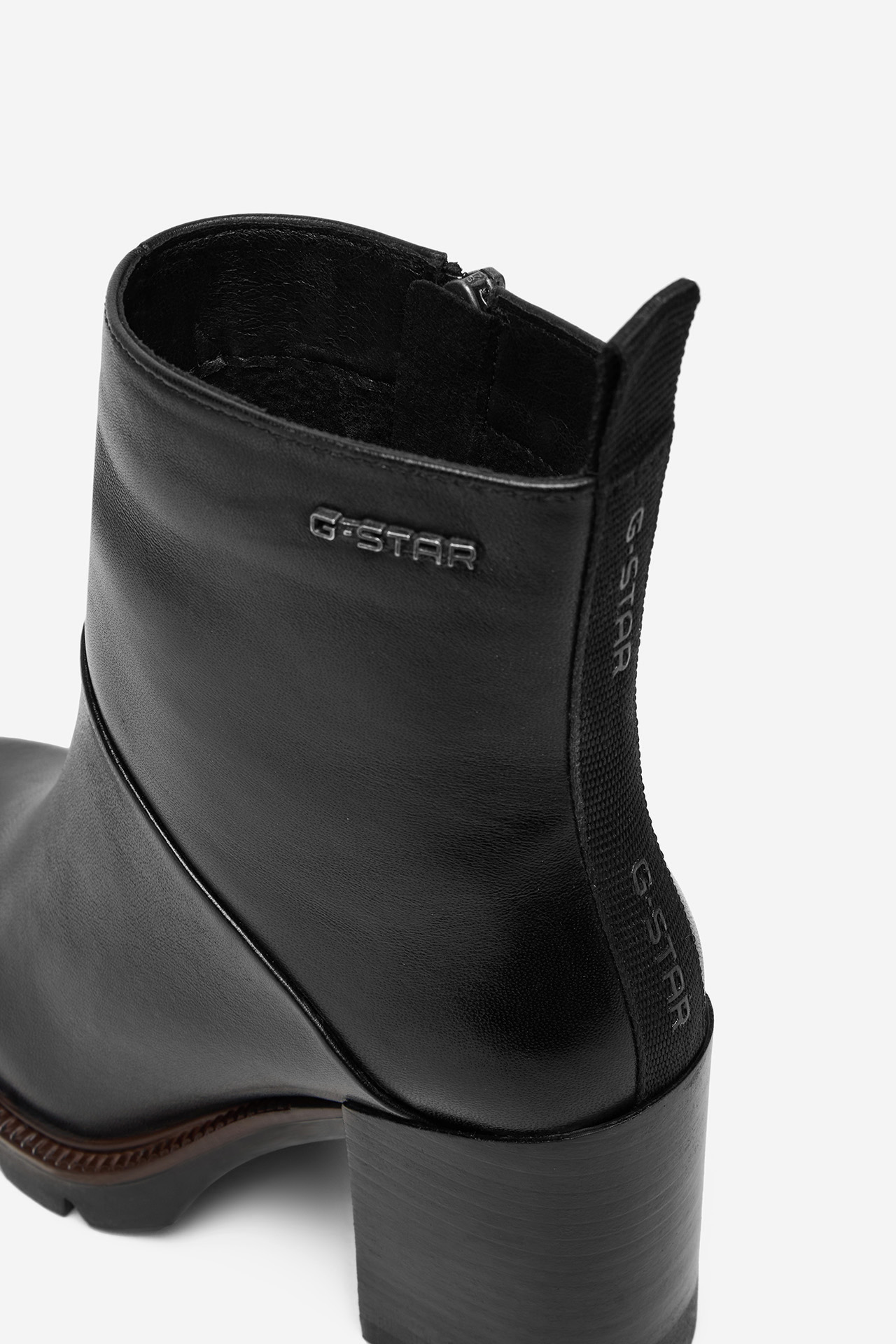 Polokozačky Černá