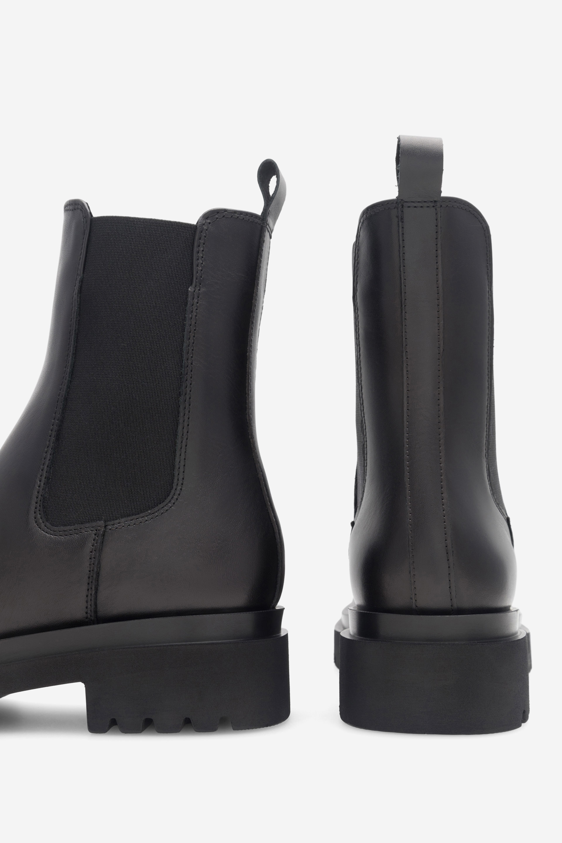 Členková obuv s elastickým prvkom Čierna