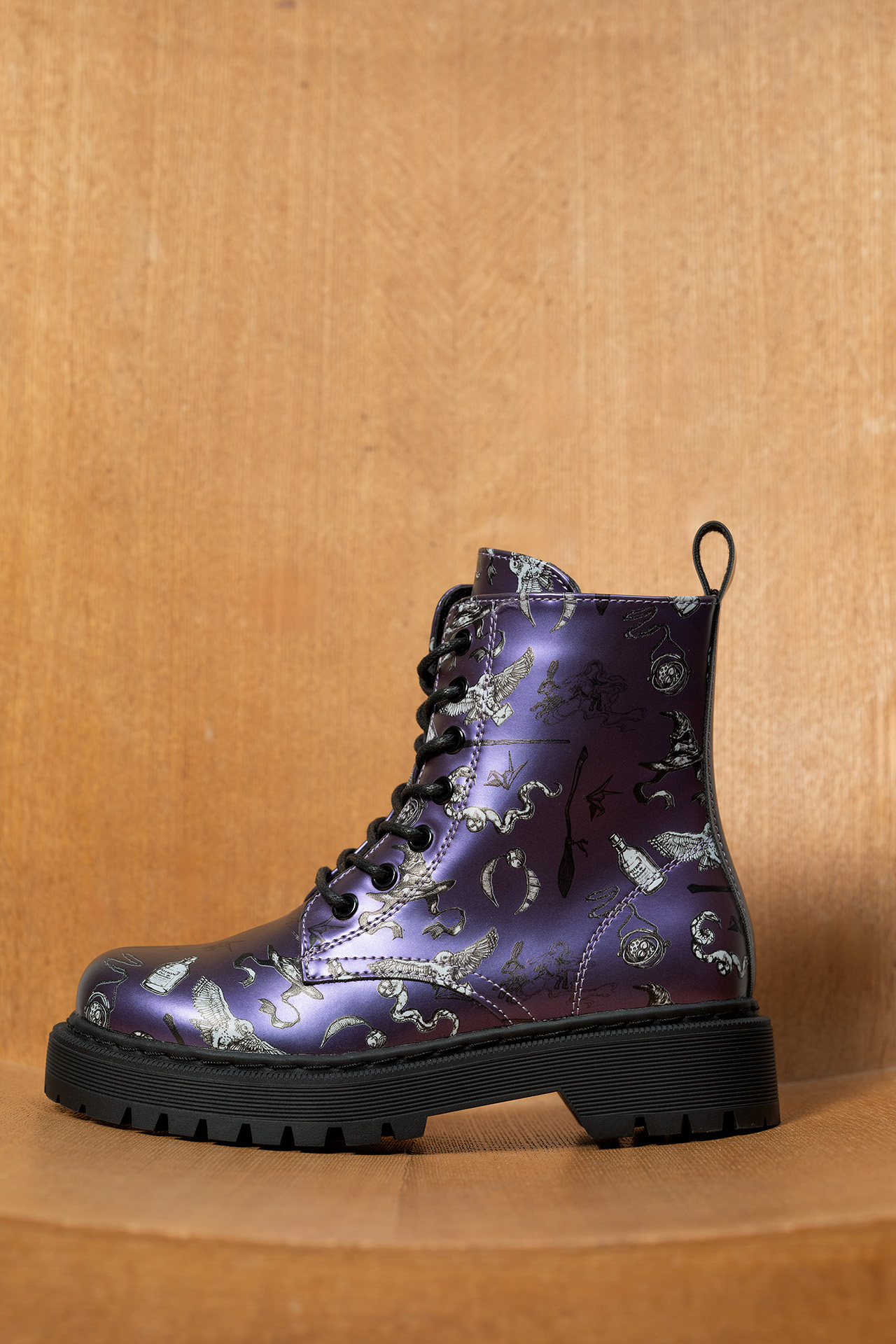 Gležnjarji z vezalkami Vijolična