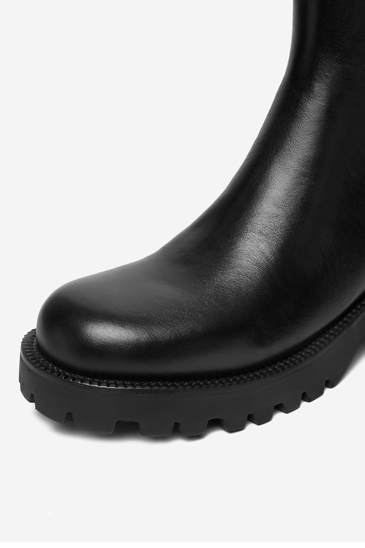 Gležnjarji chelsea Črna