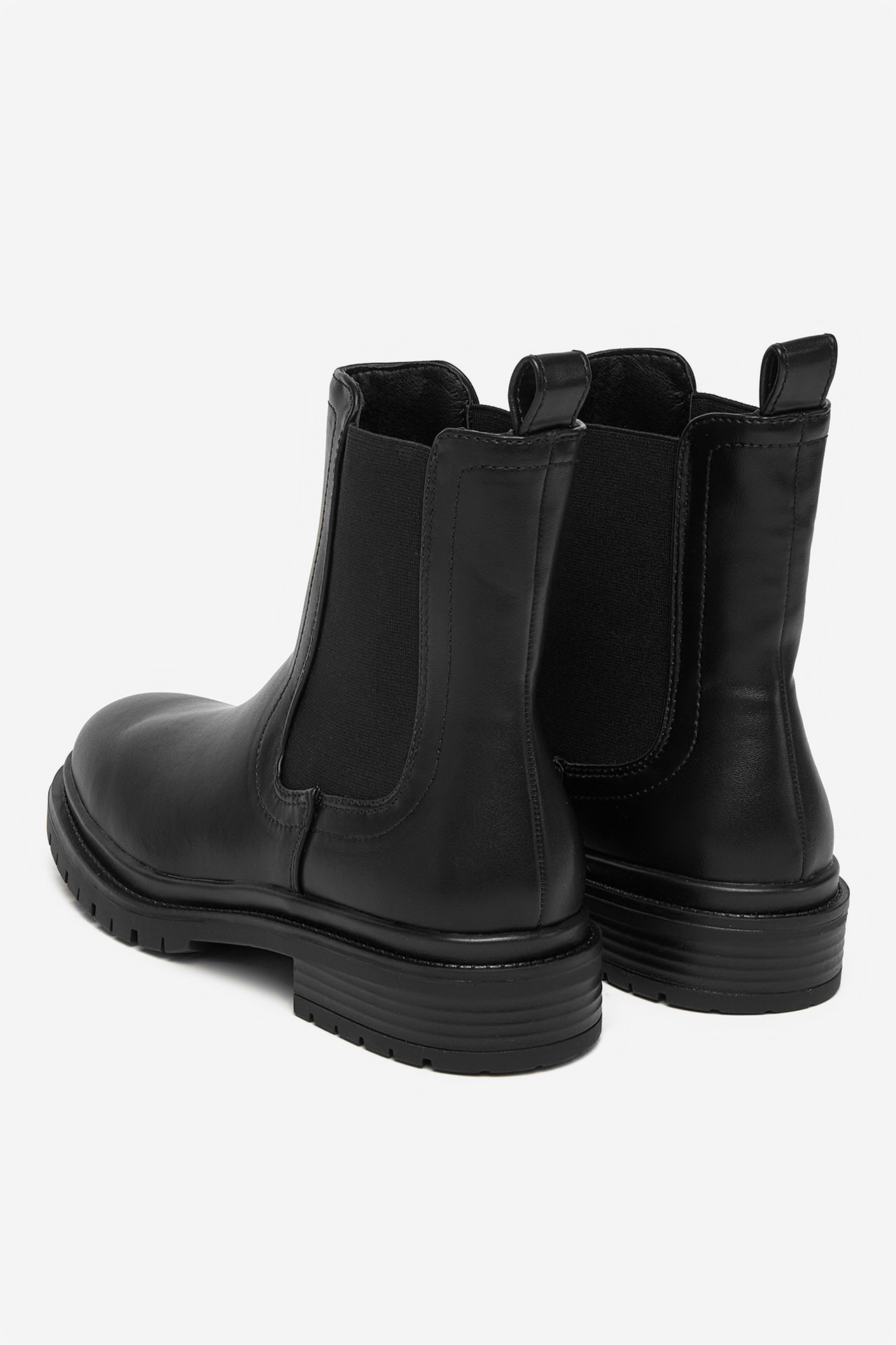 Kotníková obuv s elastickým prvkem Černá