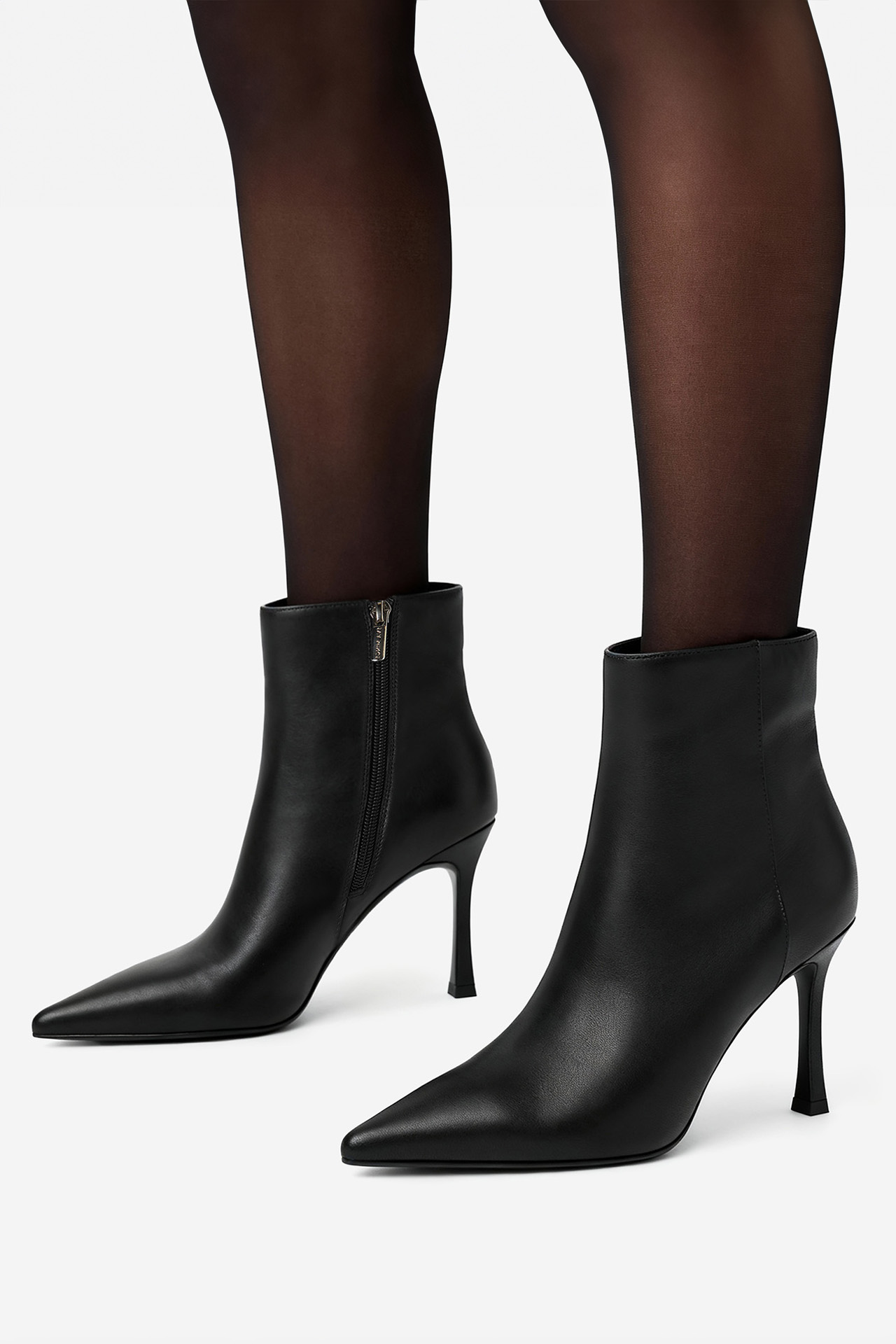 Polokozačky Černá