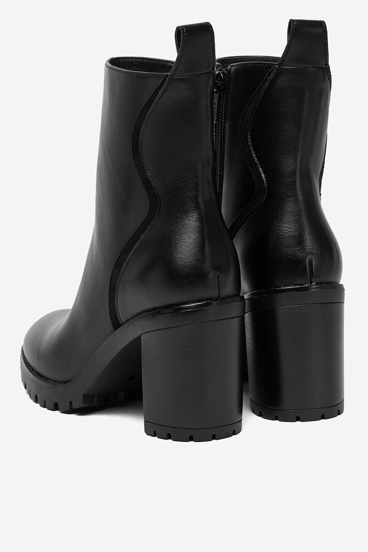 Polokozačky Černá