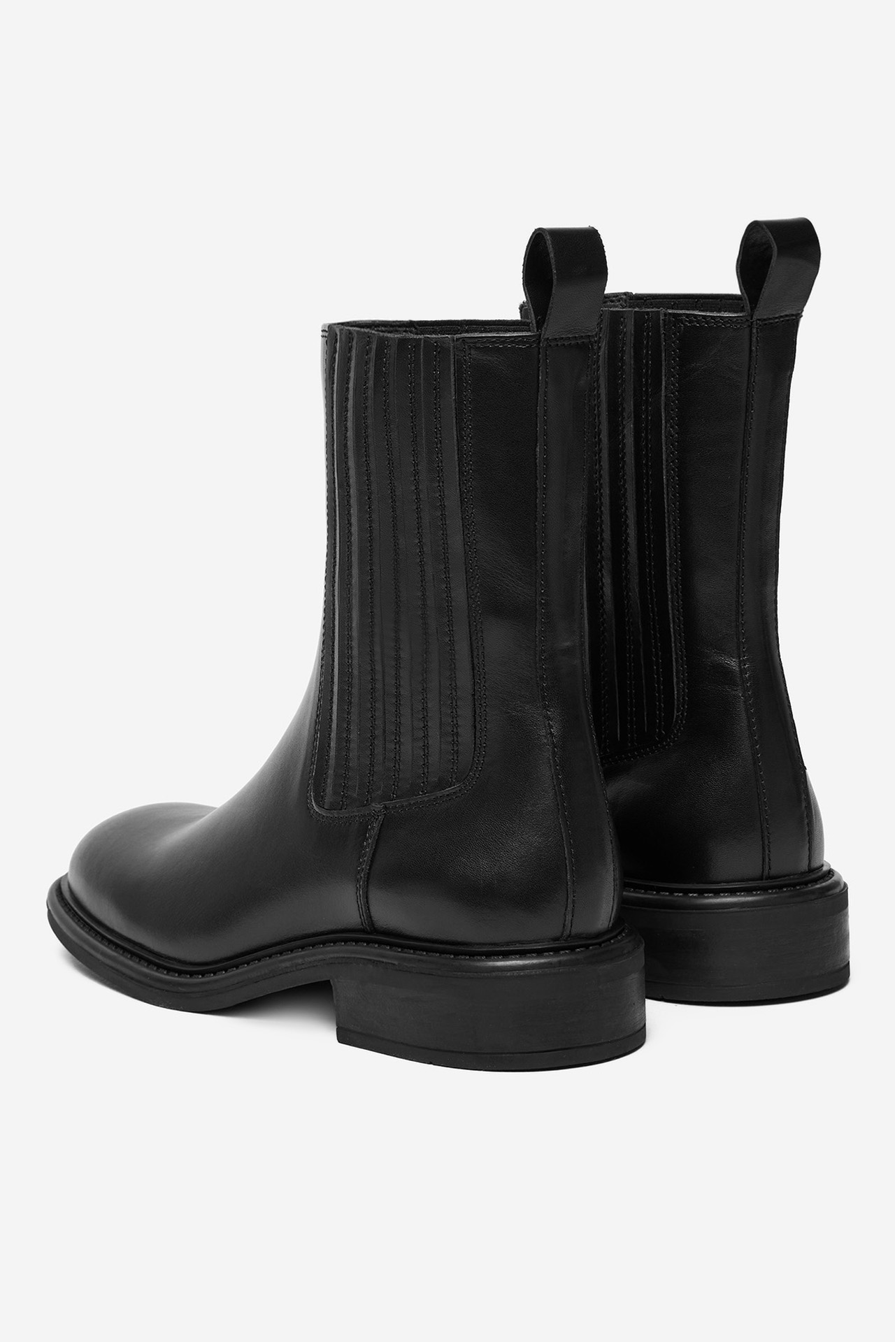 Kotníková obuv s elastickým prvkem Černá