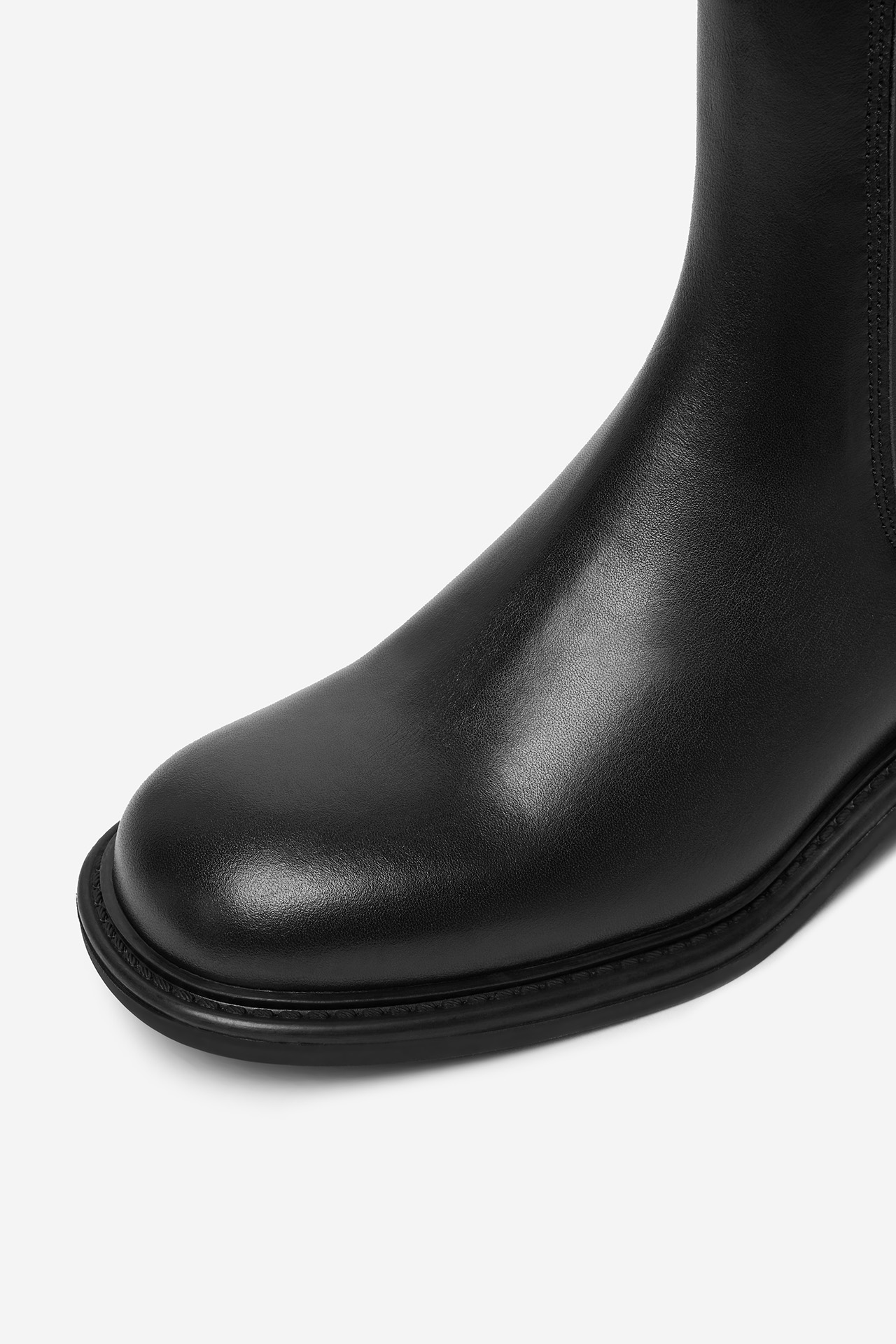 Kotníková obuv s elastickým prvkem Černá