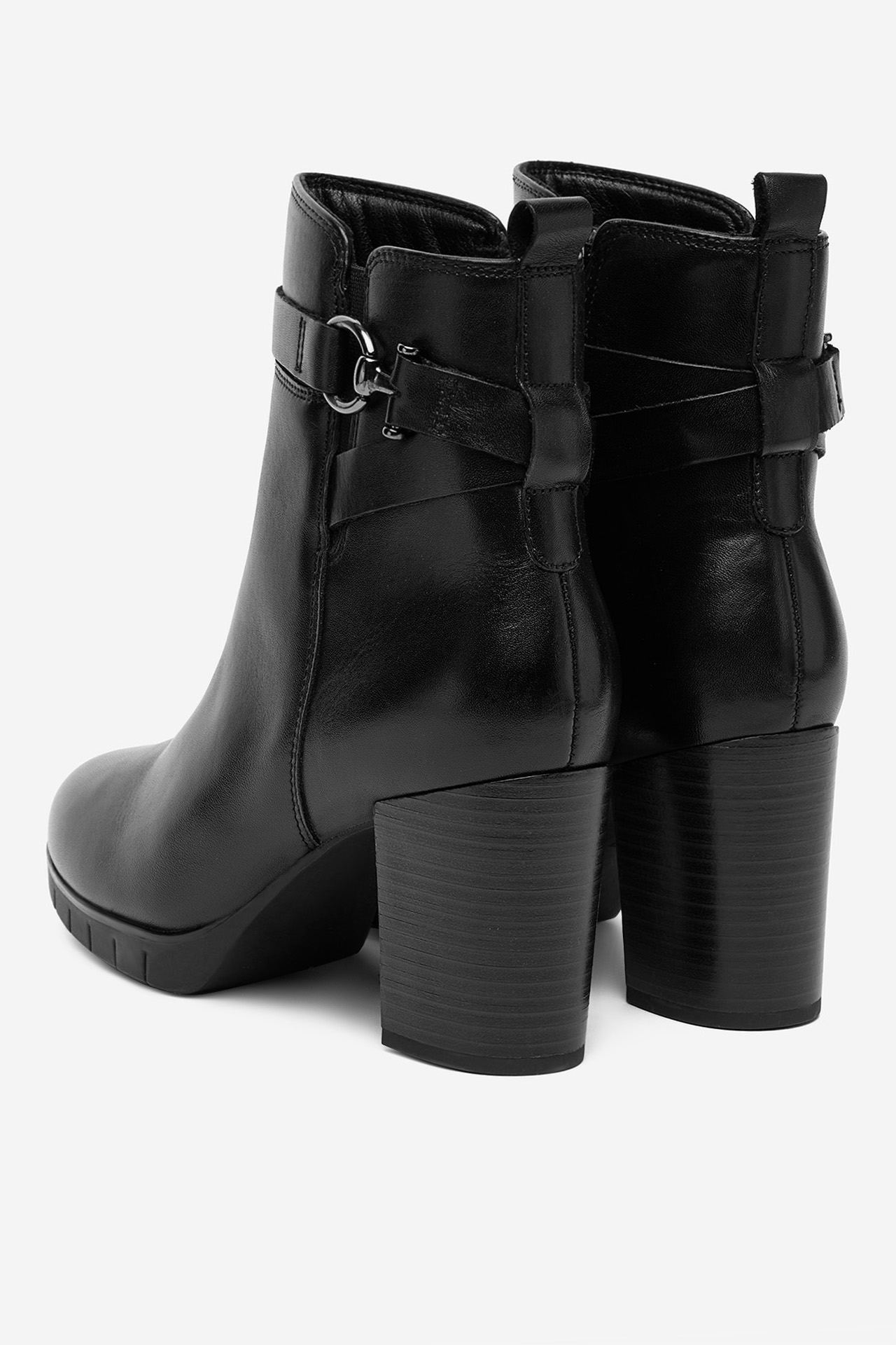 Polokozačky Černá