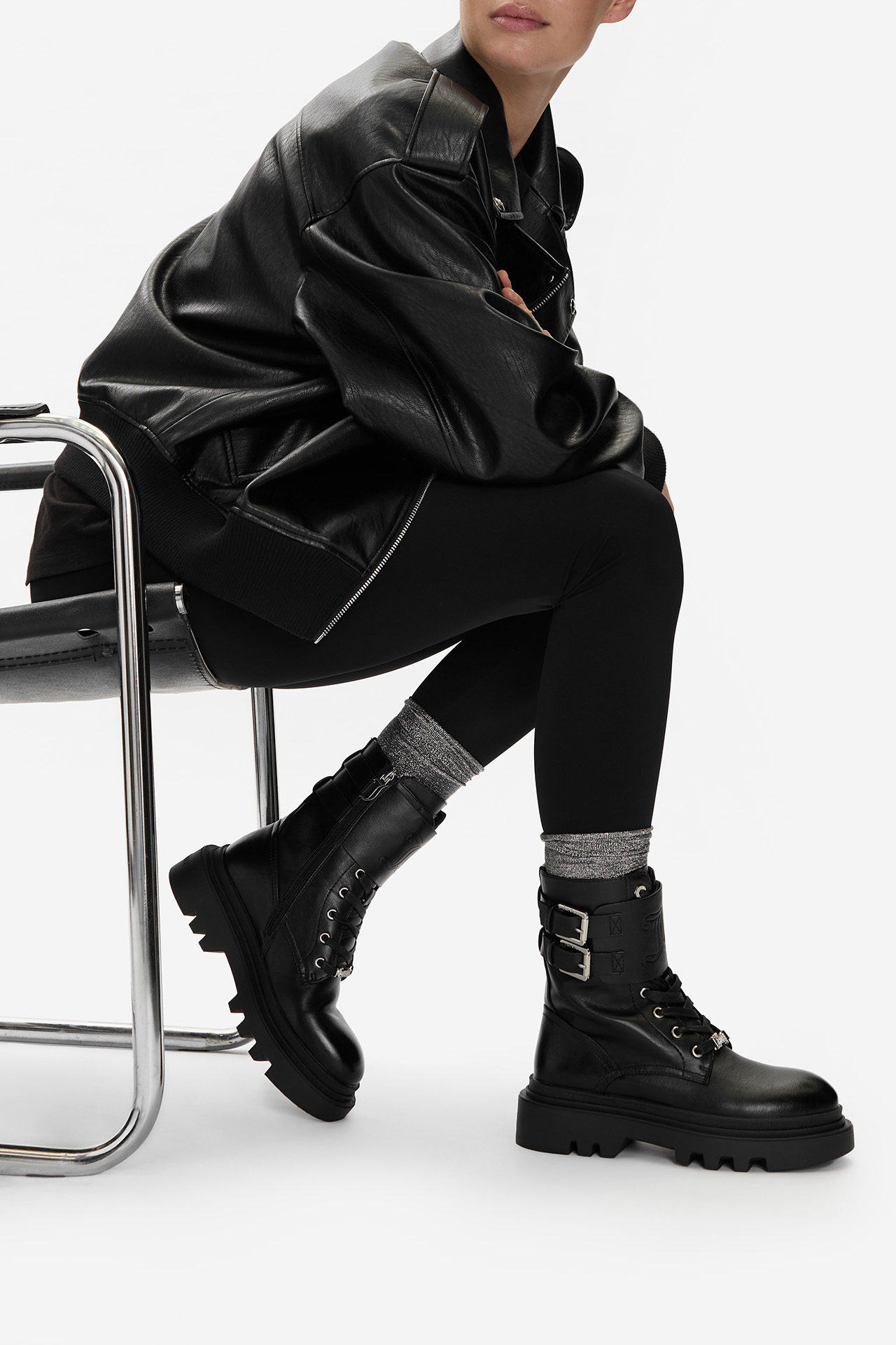 Kotníková obuv Černá