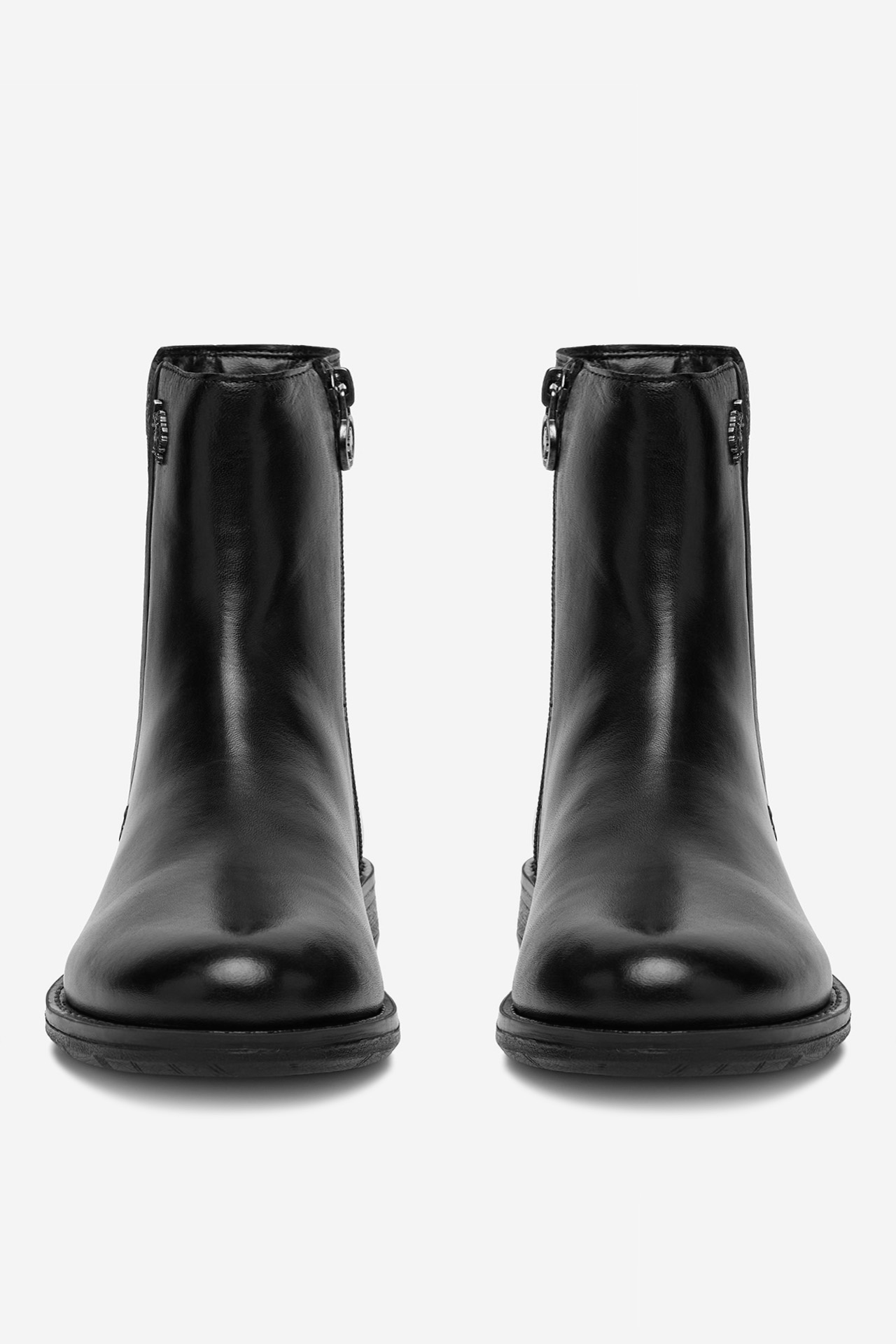 Gležnjarji chelsea Črna