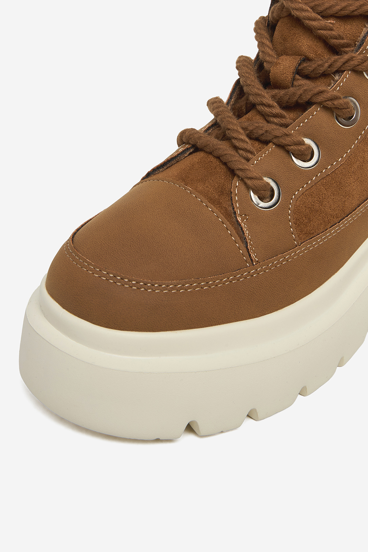 Šnurovacie topánky Hnedá