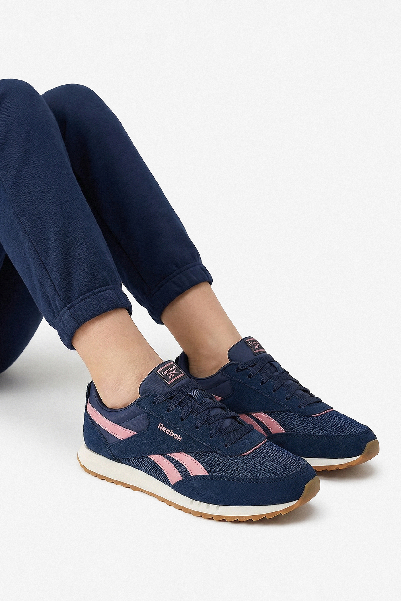 Sneakersy Tmavomodrá