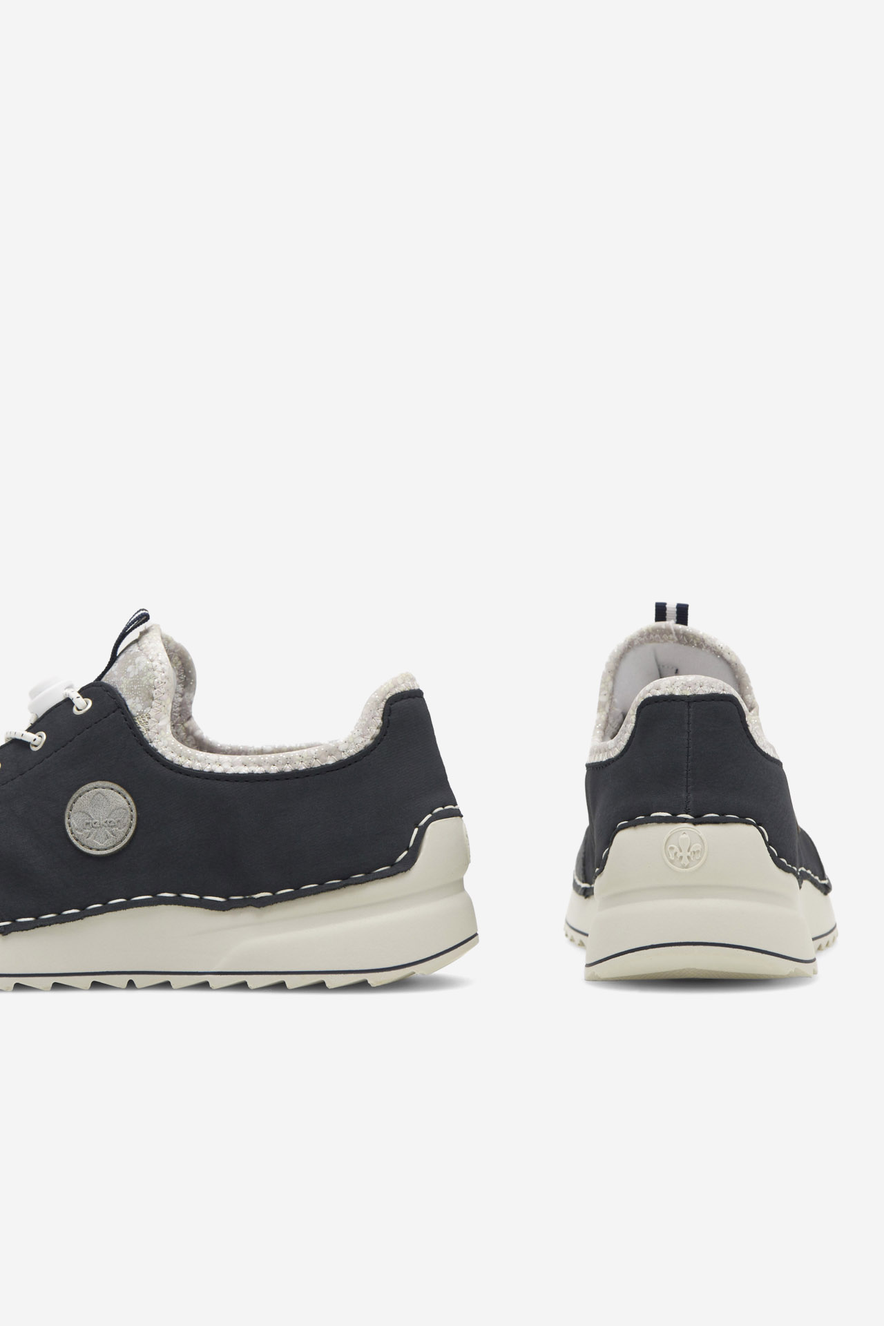 Sneakersy Tmavomodrá