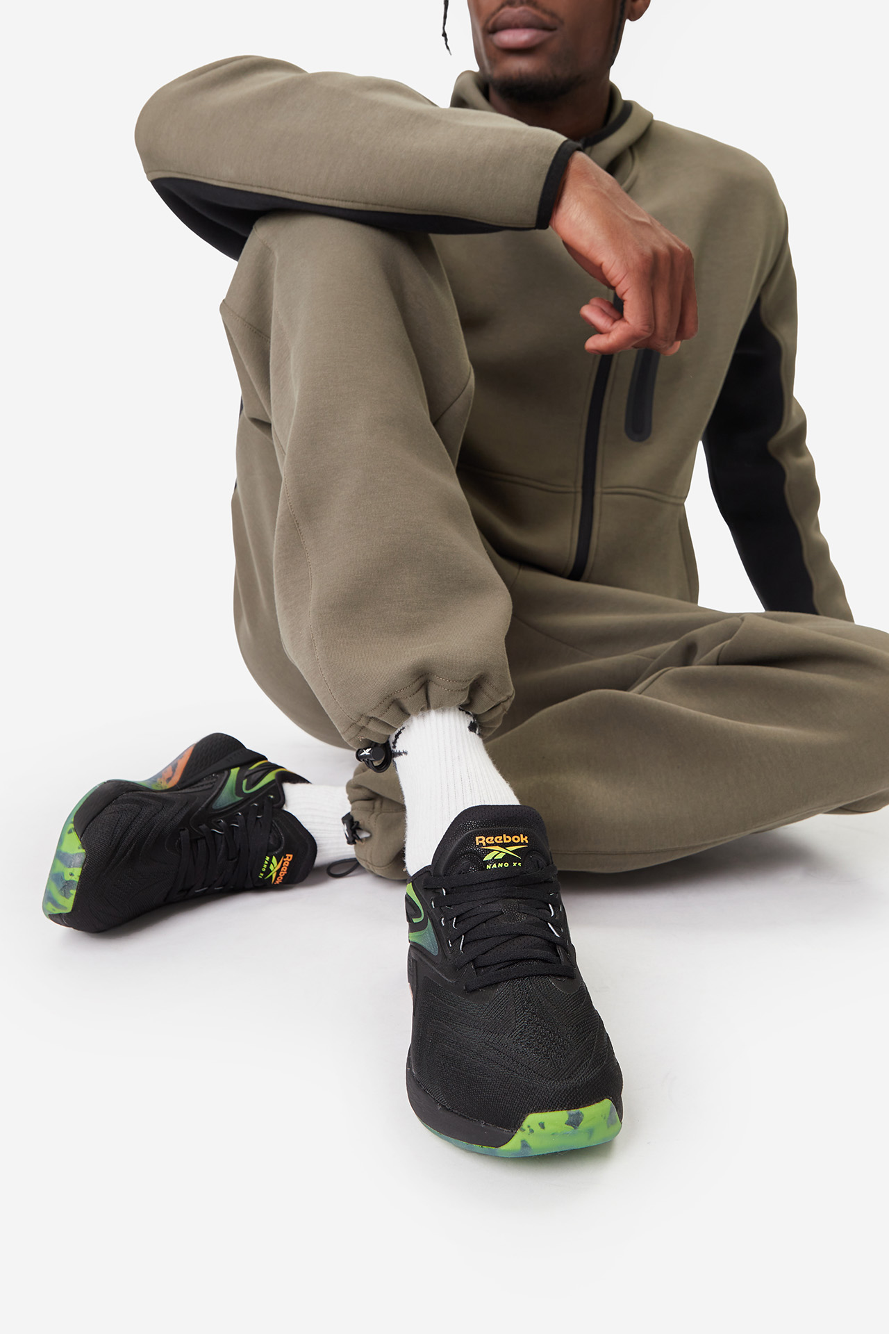 Сникърси Черен