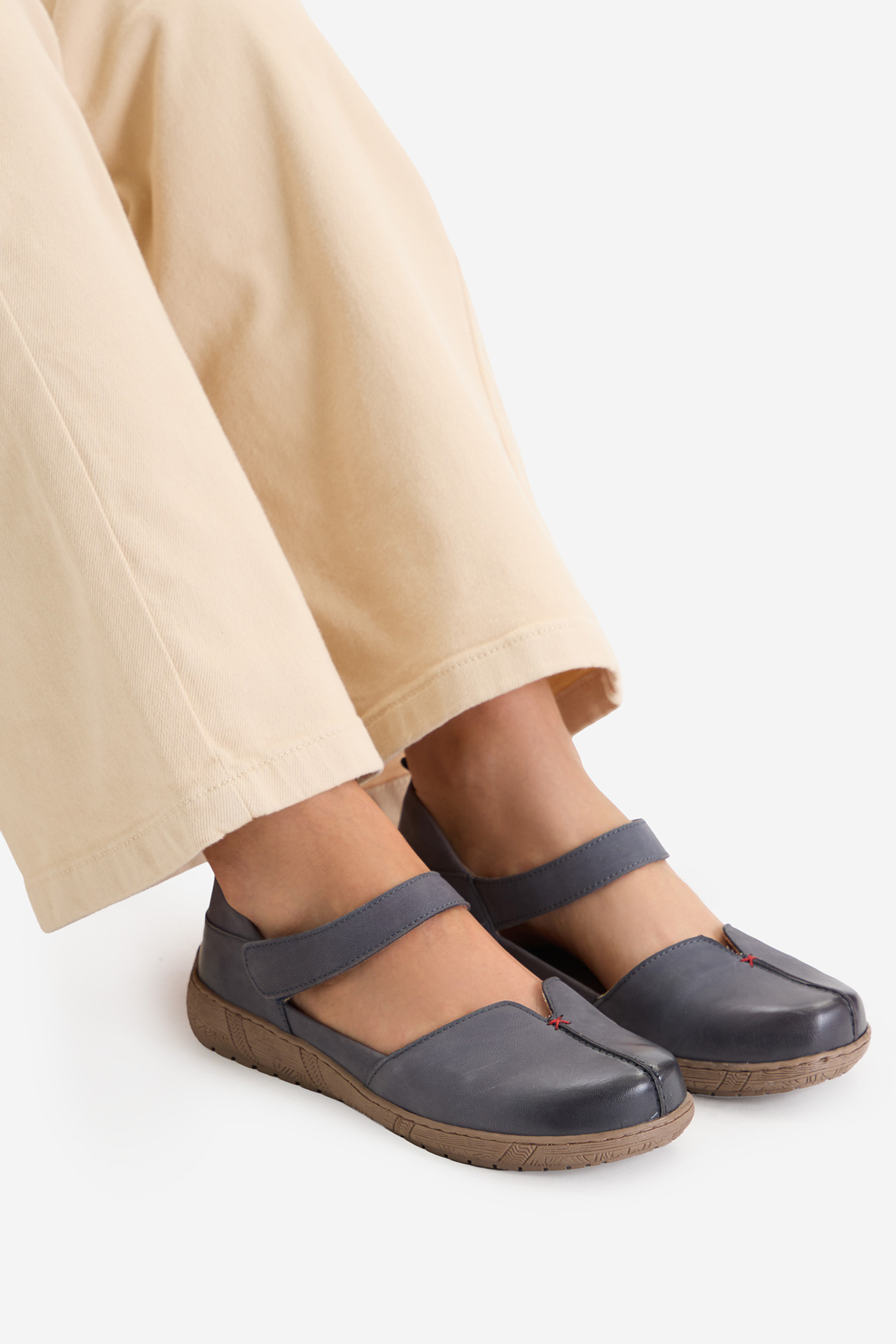 Polobotky Temný blankyt