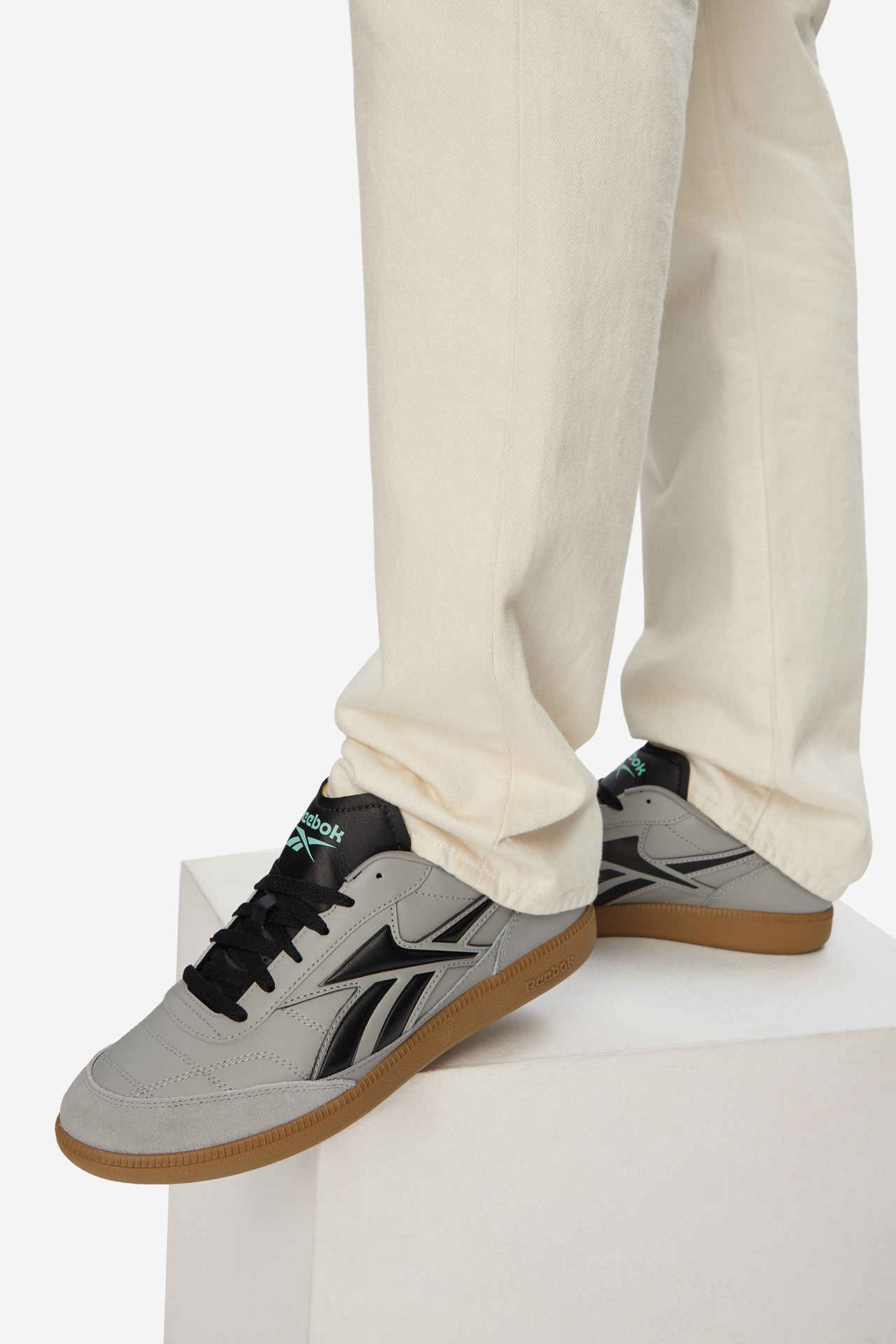 REEBOK WB-FINALE 100244942 Szary