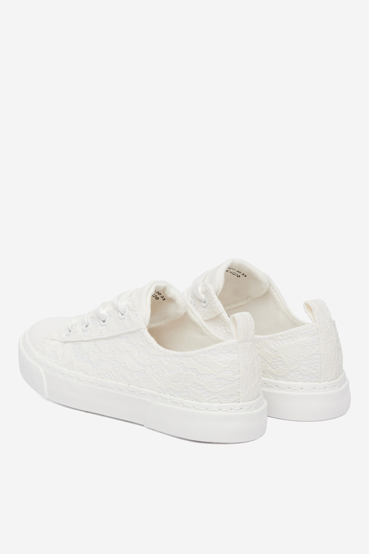 Platnene superge Bela