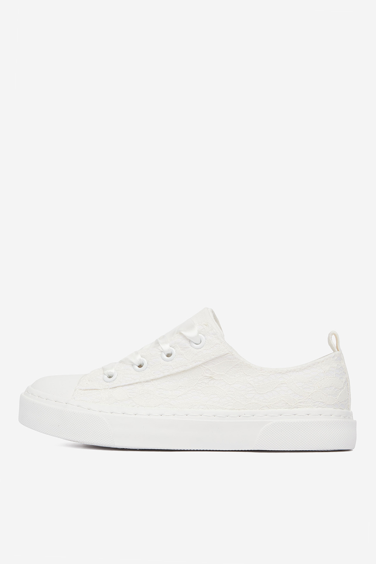 Platnene superge Bela