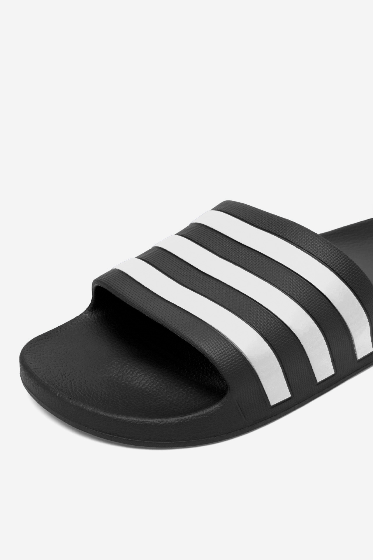 Strandpapucsok Fekete