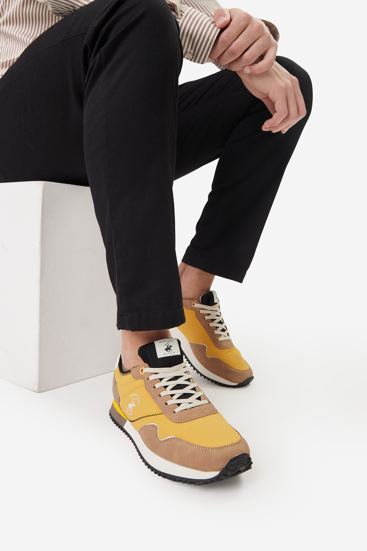 Sneakersy Tmavě béžová