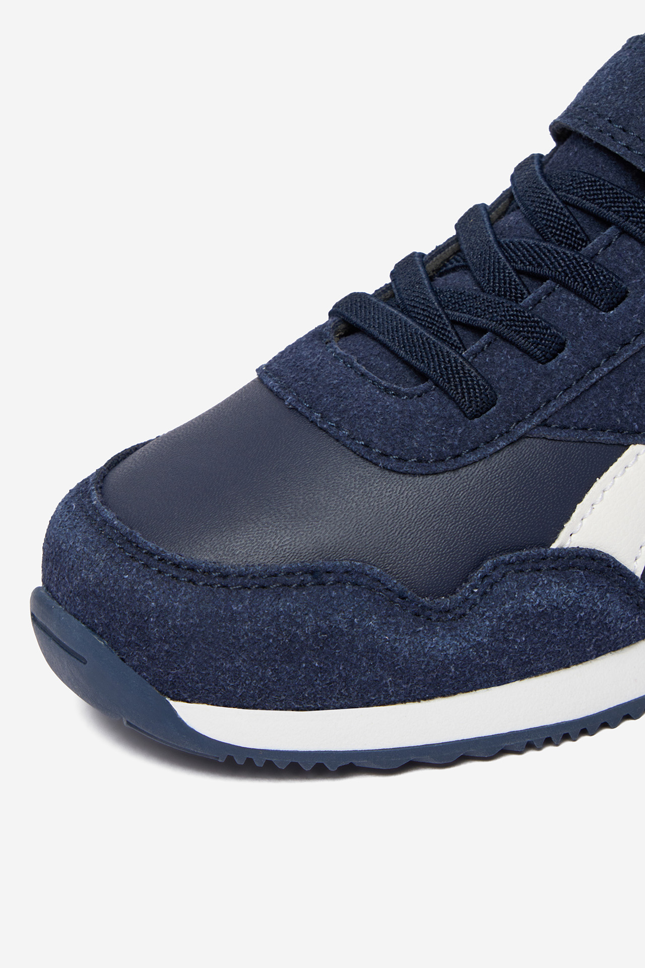 Sneakersy Tmavomodrá