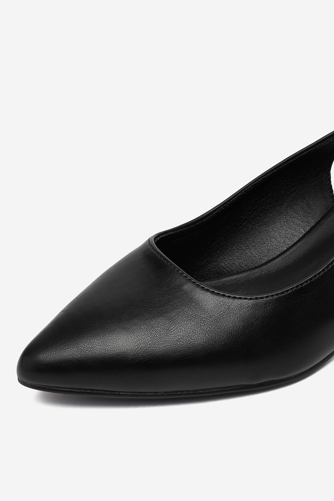 Pantofi cu toc Negru